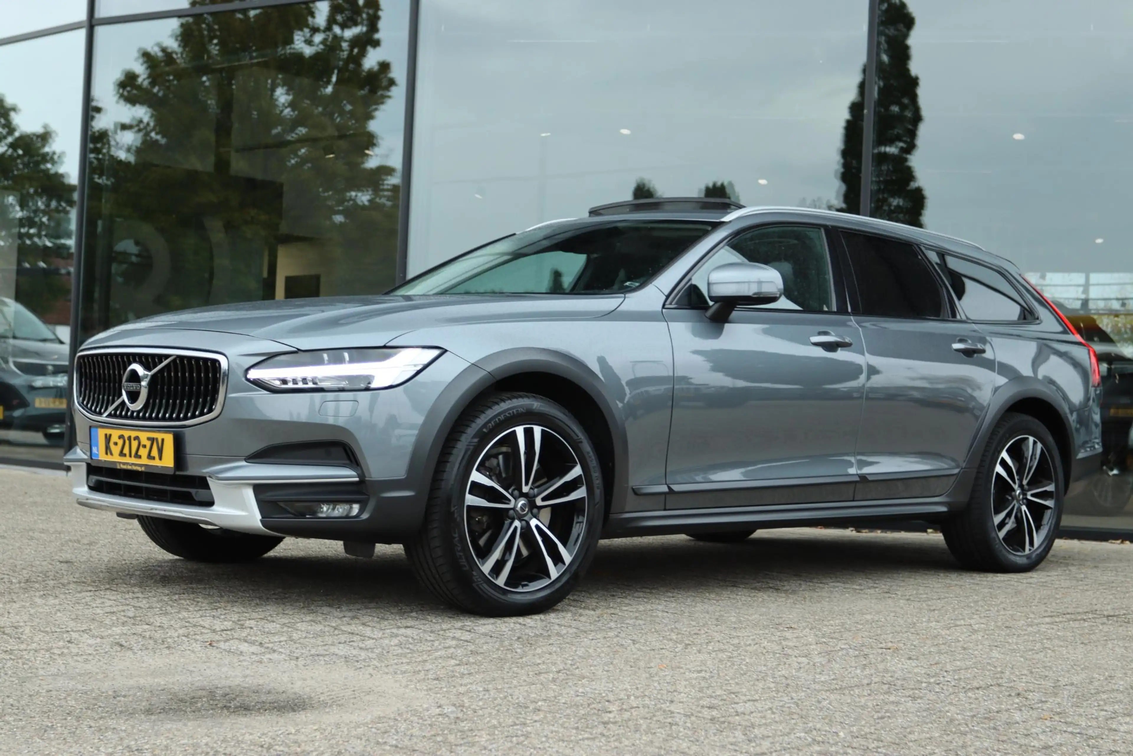 Volvo V90 Cross Country 2.0 T5 PRO | PANO | CARPLAY | HUD | ACC | LEDER |