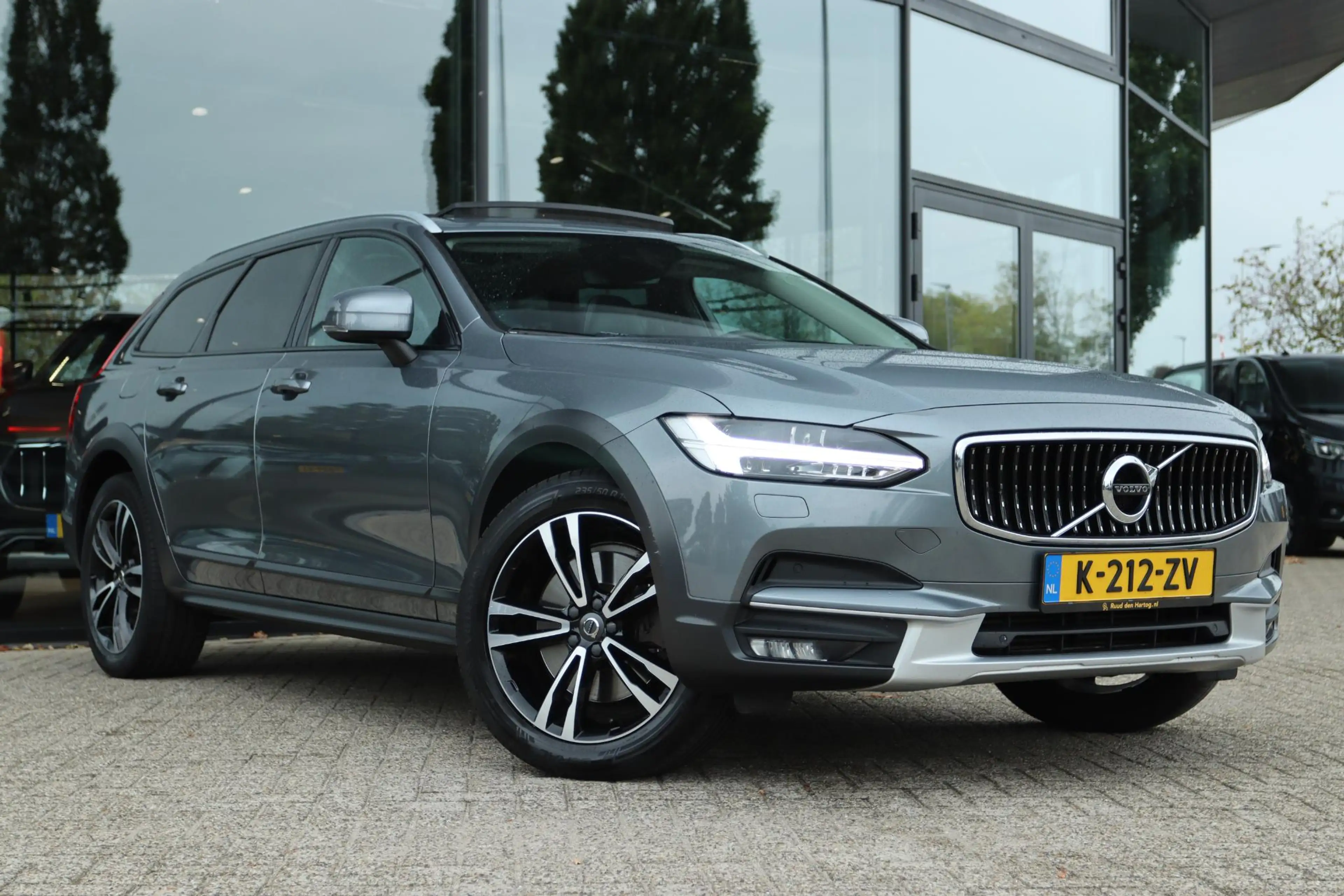 Volvo V90 Cross Country 2.0 T5 PRO | PANO | CARPLAY | HUD | ACC | LEDER | — photo 9