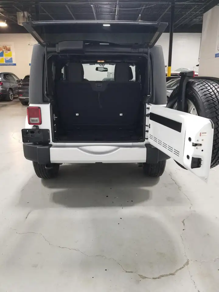 Jeep Wrangler снимка Jeep Wrangler