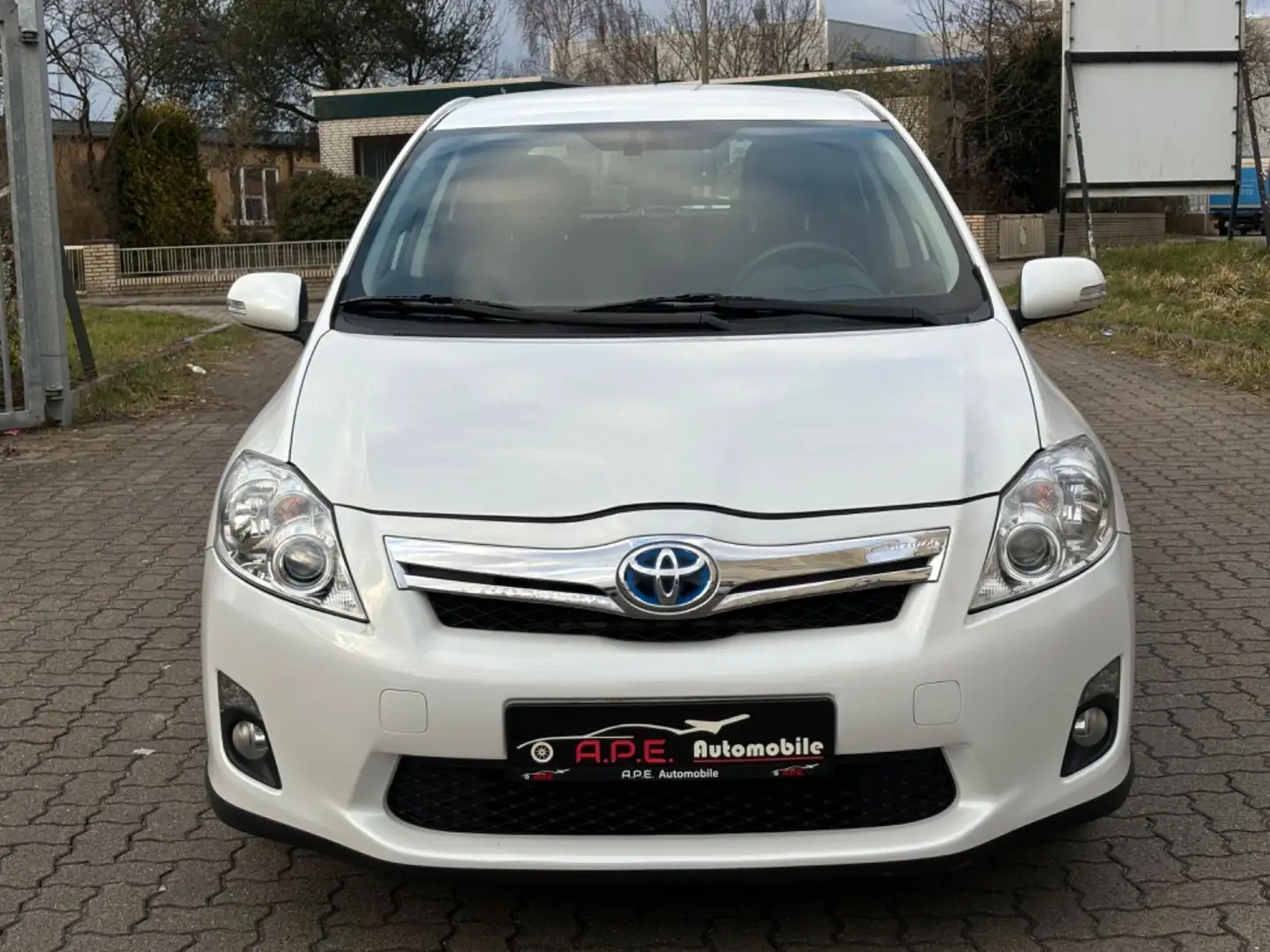 Toyota Auris Hybrid Executive TÜV/AU NEU Weiß - 2