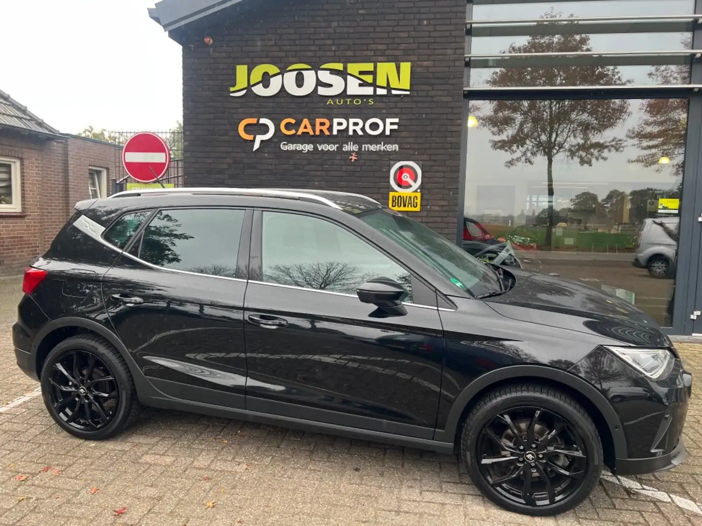 SEAT Arona 1.0 TSI FR LTD ED. Zwart - 2