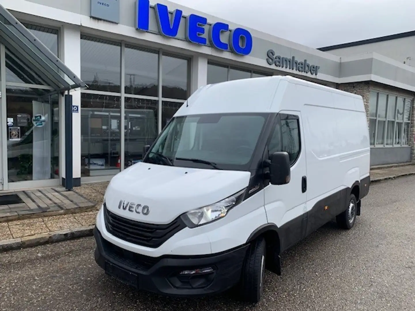 Iveco Daily 35S16 Kasten kurz L3H2 Weiß - 1