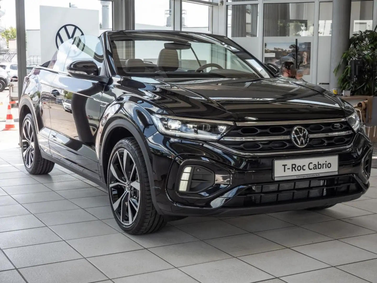 Volkswagen T-Roc Cabriolet R-Line 1.5 l TSI DSG *BIS 30.09.* Schwarz - 2