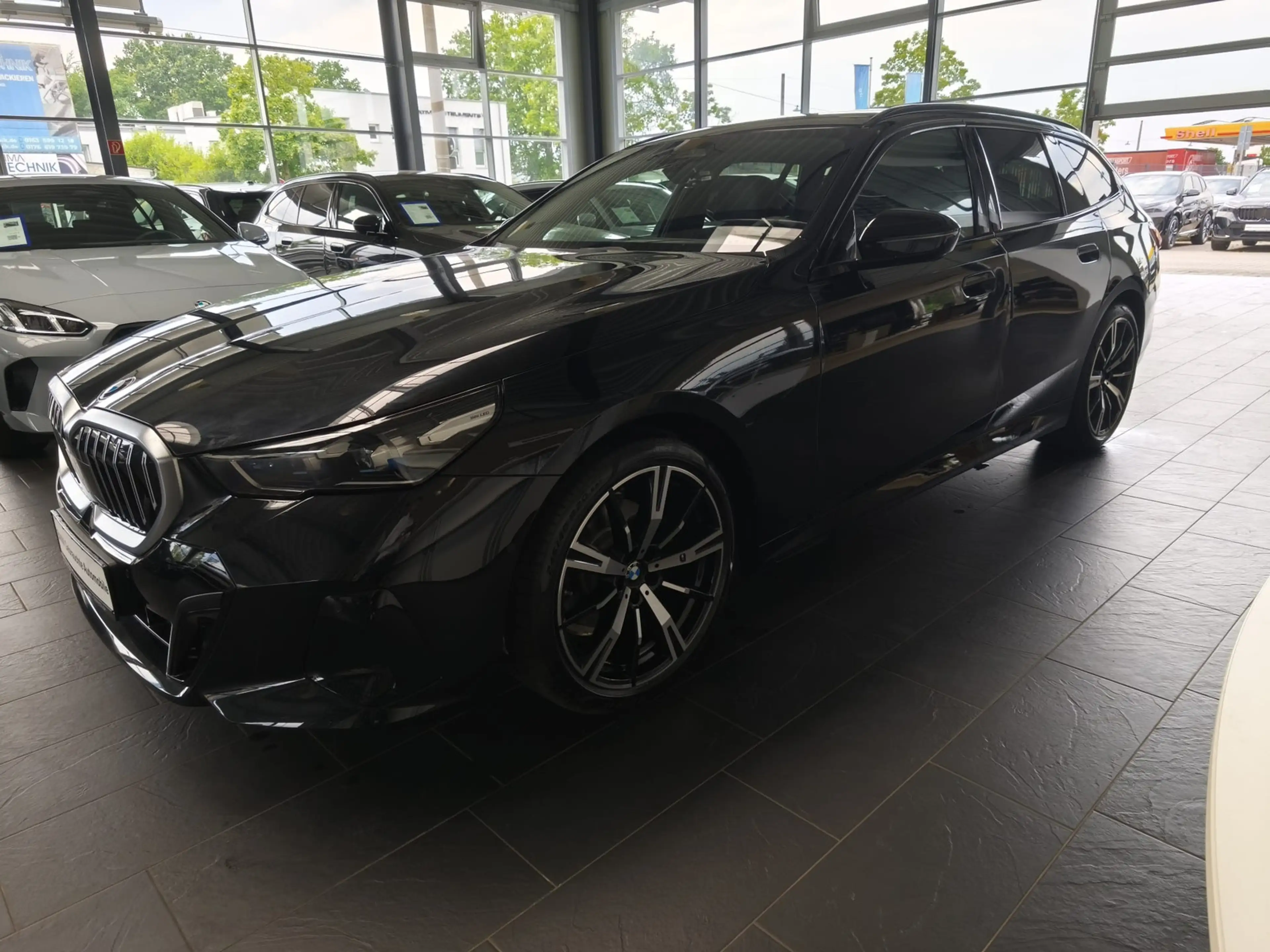 BMW 520 d xDrive M Sport Tour. 360°/HUD/Travel/20"/AHK — photo 3