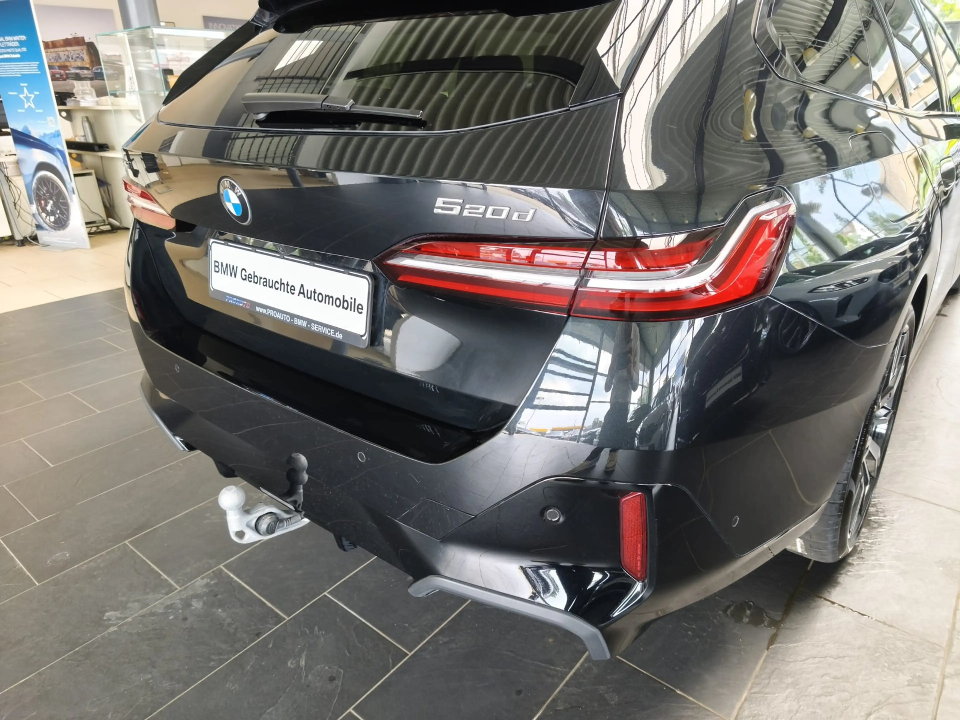 BMW 520 d xDrive M Sport Tour. 360°/HUD/Travel/20"/AHK — photo 8
