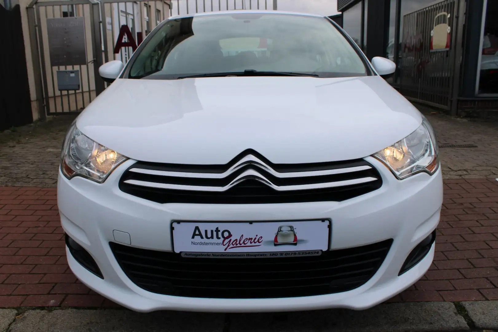 Citroen C4 Lim. Attraction|Klimaanlage|TÜV/AU NEU Blanc - 2