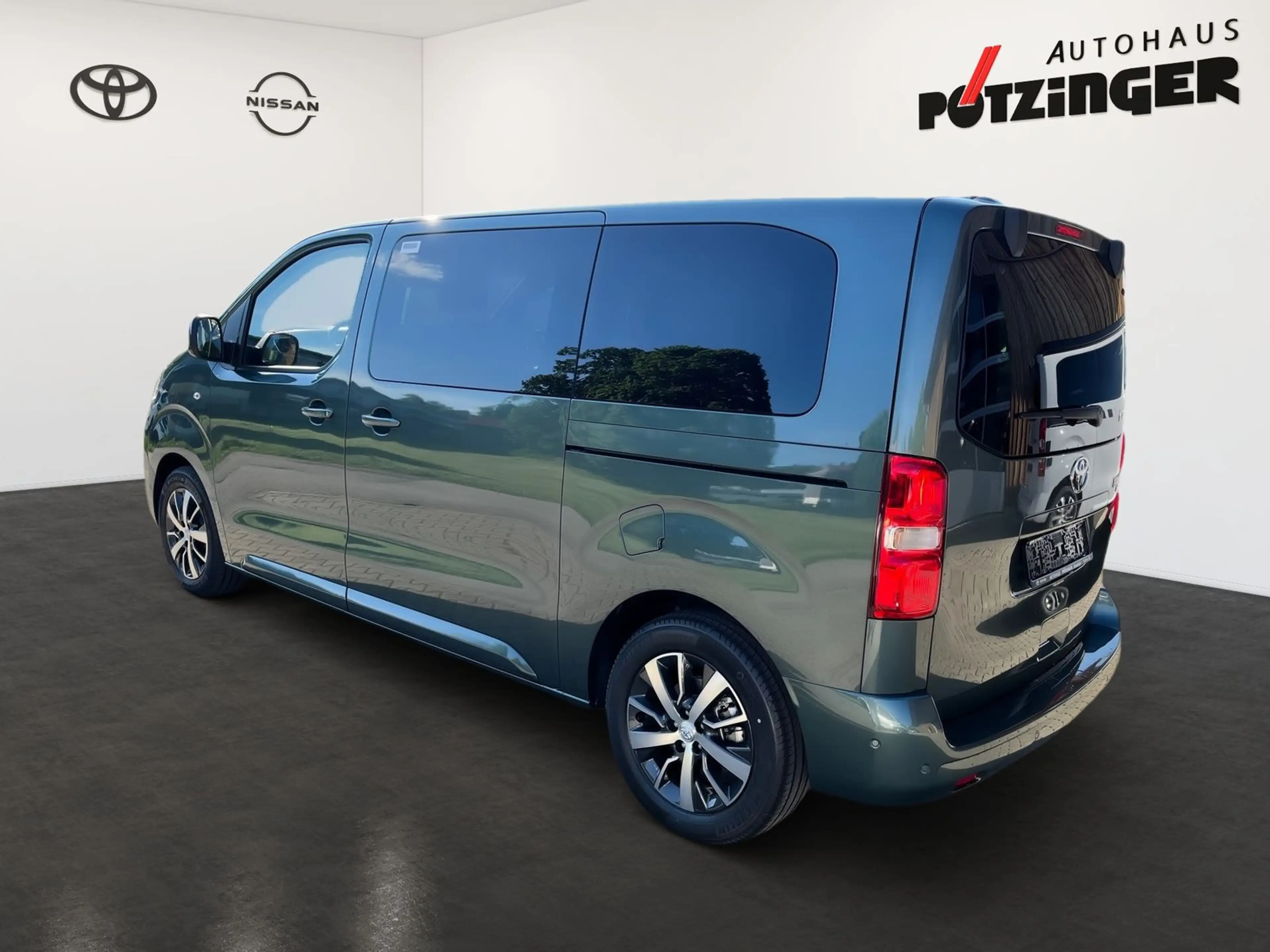 Toyota Proace Verso 2.0D-4D TeamD L1,Nav,Kamera,DAB,LED — photo 4