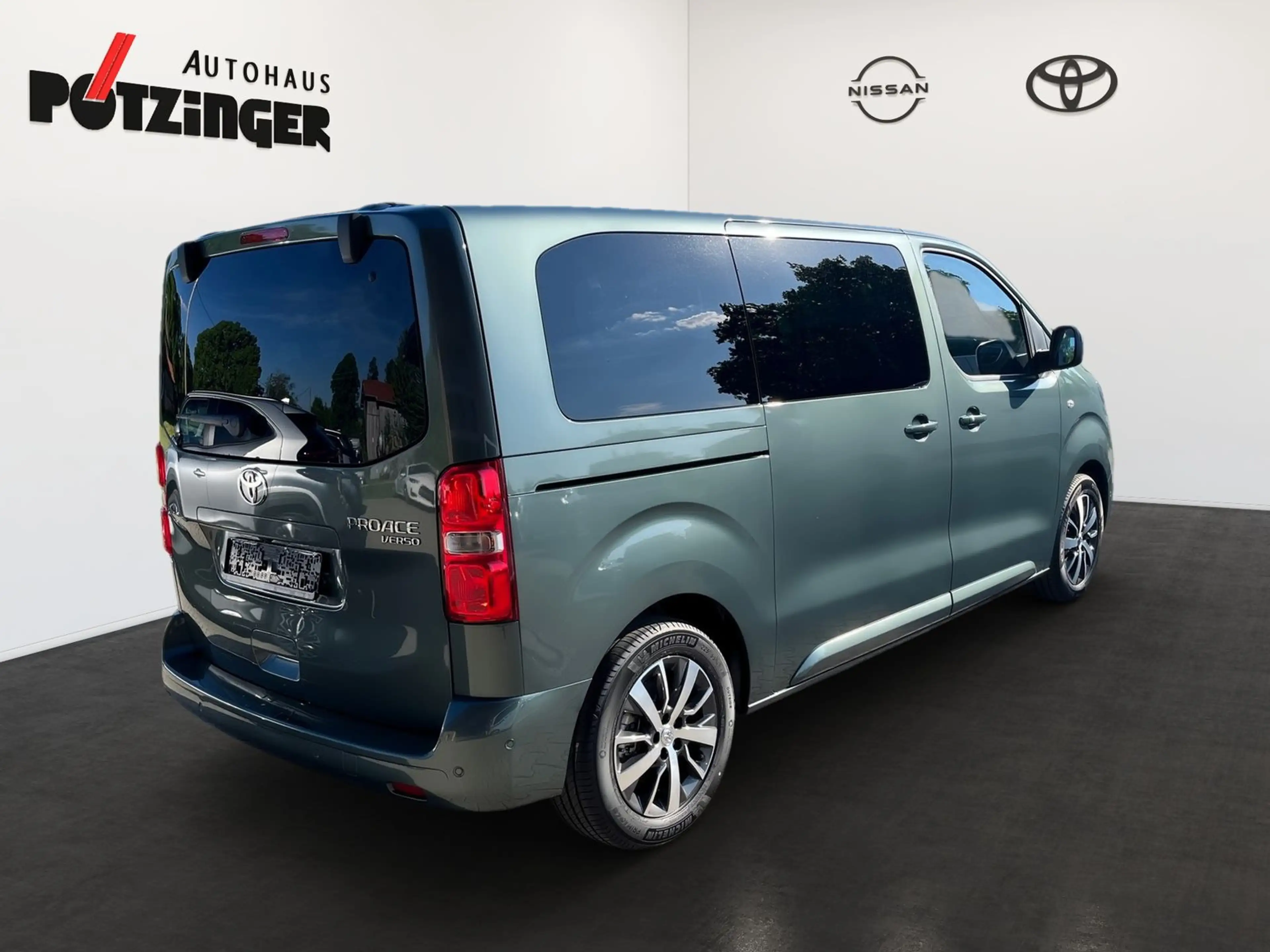 Toyota Proace Verso 2.0D-4D TeamD L1,Nav,Kamera,DAB,LED — photo 3