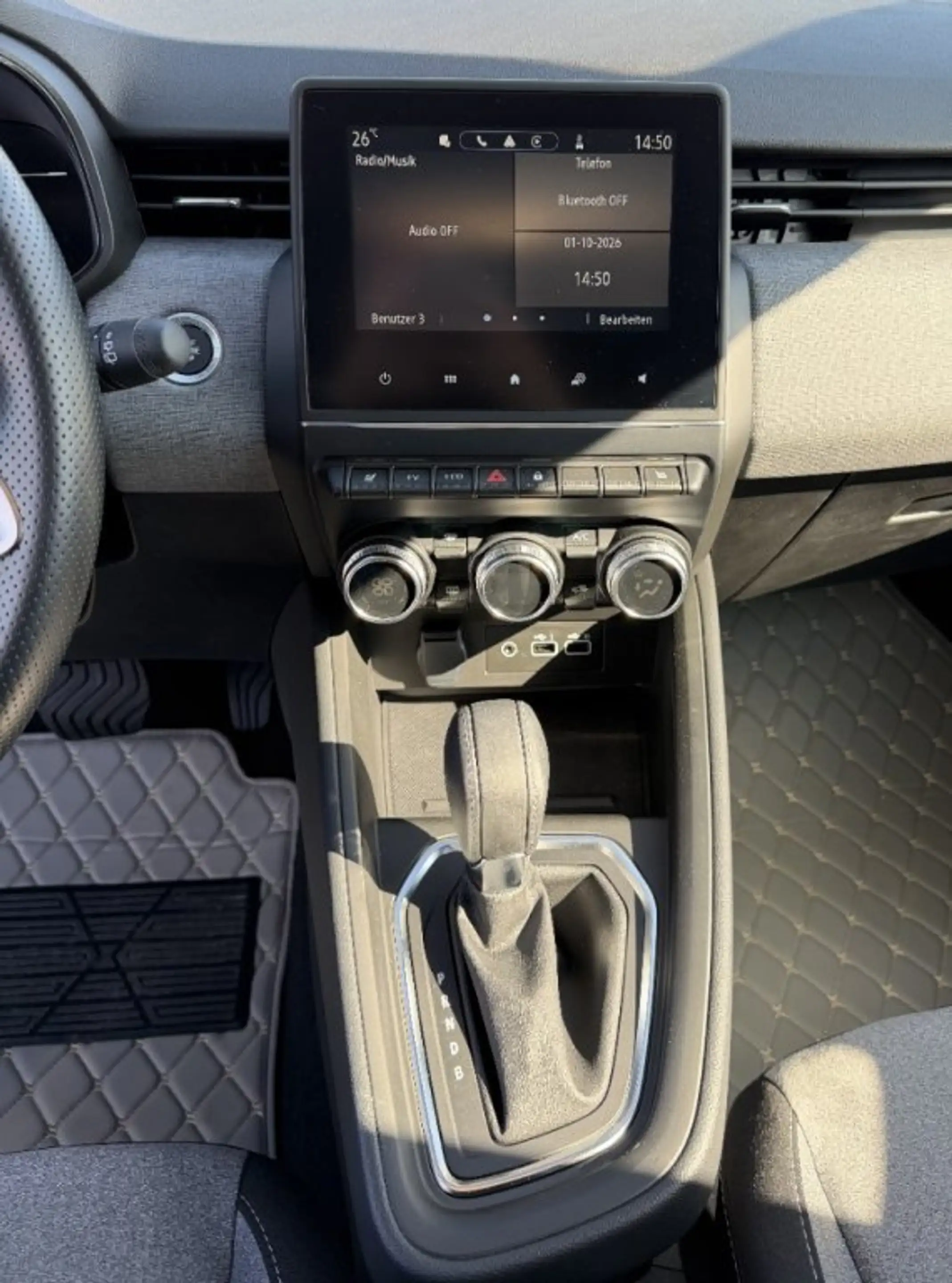 Mitsubishi Colt 1,6 HEV Invite S+C AT — photo 5
