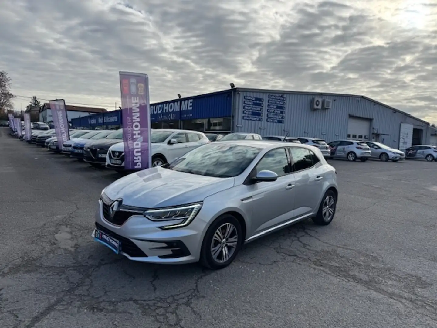 Renault Megane 1.3 TCE 140CH EVOLUTION Grijs - 1