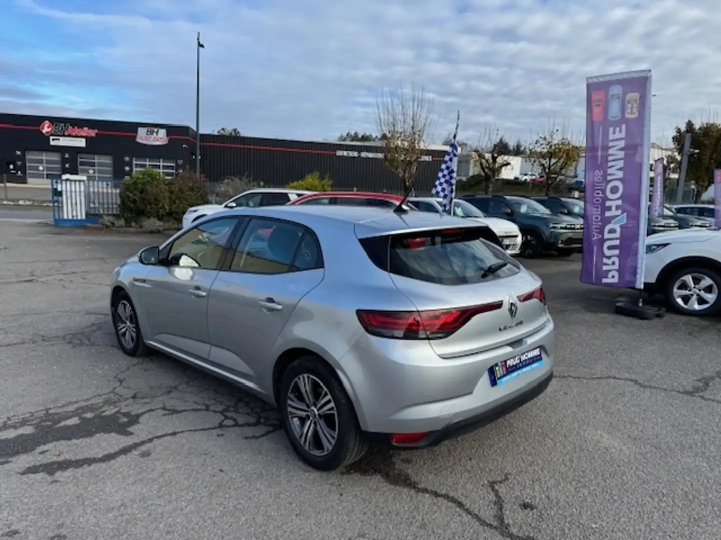 Renault Megane 1.3 TCE 140CH EVOLUTION Grijs - 2
