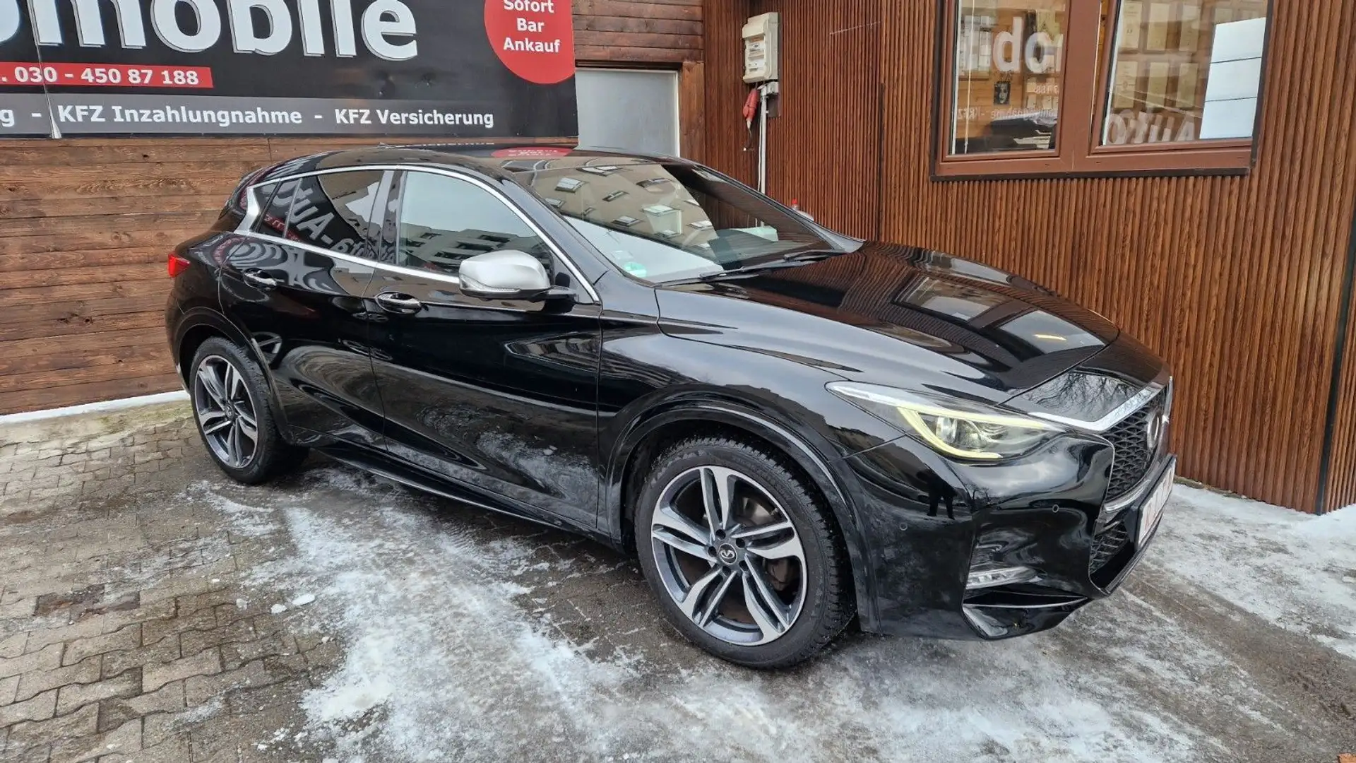 Infiniti Q30 S 1.6t DCT FWD Sport, 360° Kamera, Navi Noir - 2
