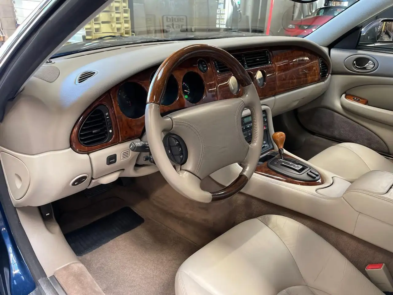 Jaguar XK снимка Jaguar XK