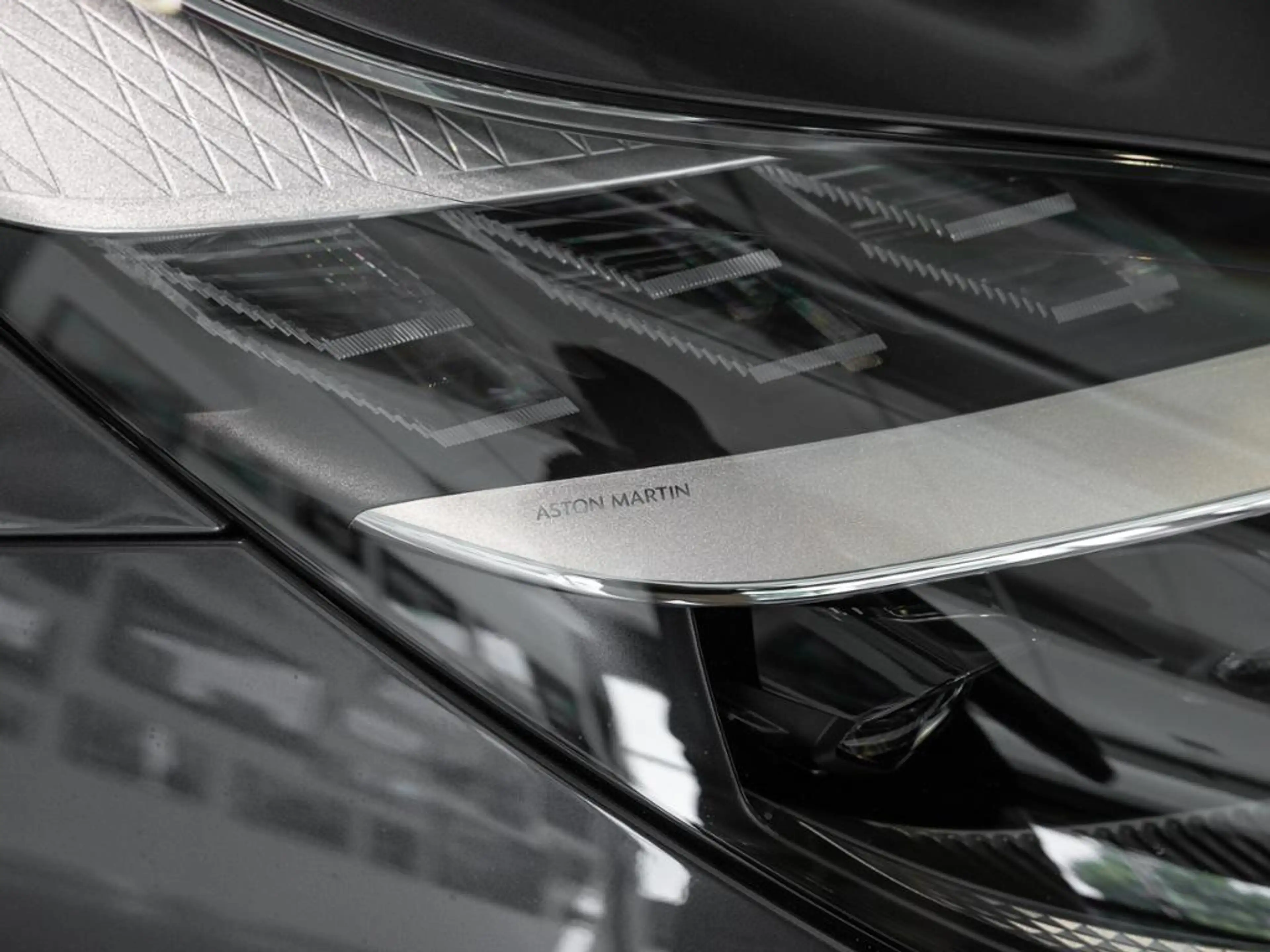 Aston Martin DB12 Coupe Aston Martin Hamburg — photo 15