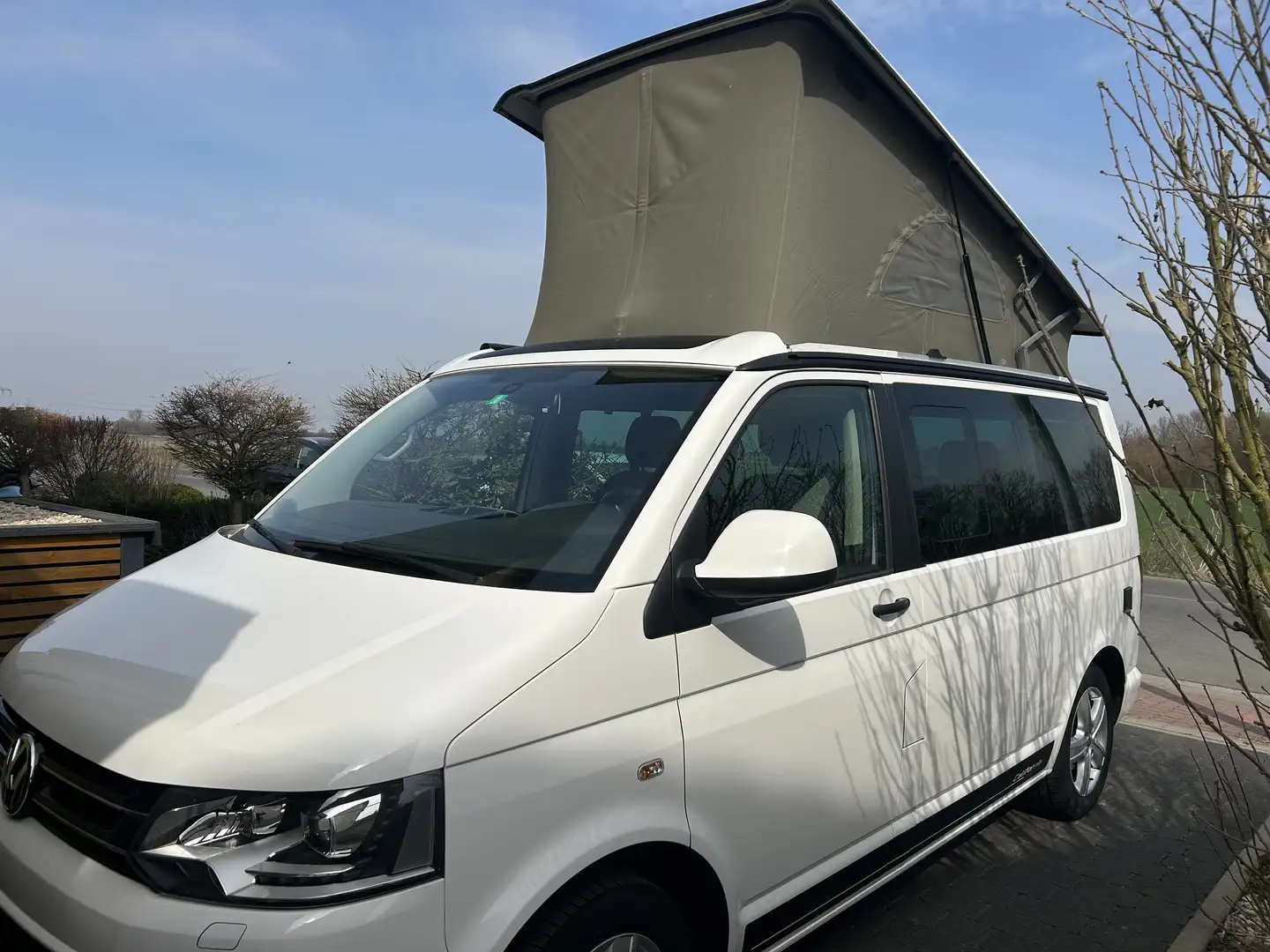 Volkswagen T5 California Beach 4 Motion DSG Stanhzg 8-fach bereift Blanco - 1