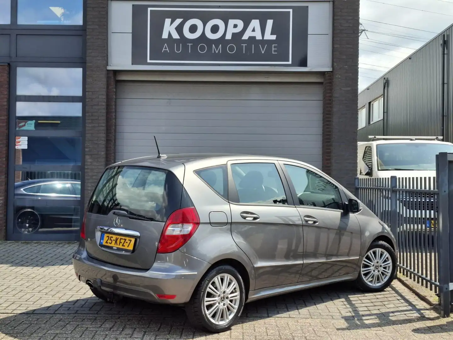 Mercedes-Benz A 150 Business Class Elegance | Stoelverwarming| Airco | Gris - 2