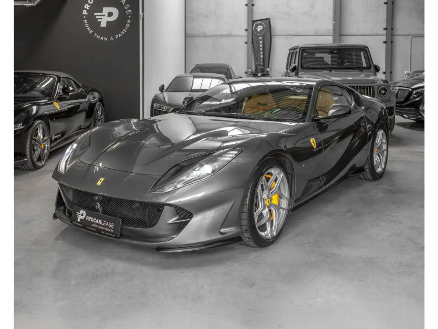 Ferrari 812 Superfast SUPERFAST/ 1 HAND / RACING SEATS / DISPL Grey - 1