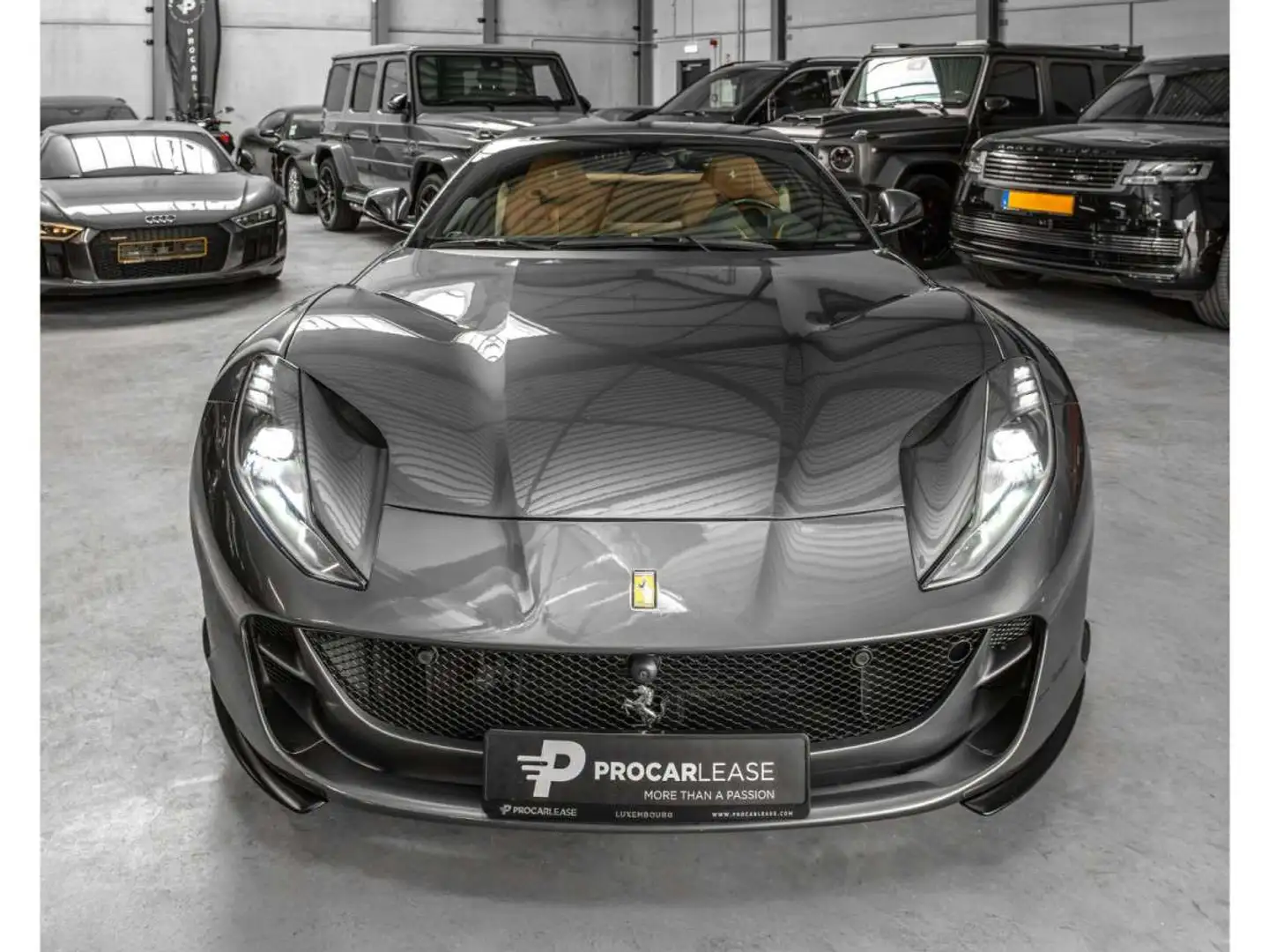 Ferrari 812 Superfast SUPERFAST/ 1 HAND / RACING SEATS / DISPL Grey - 2