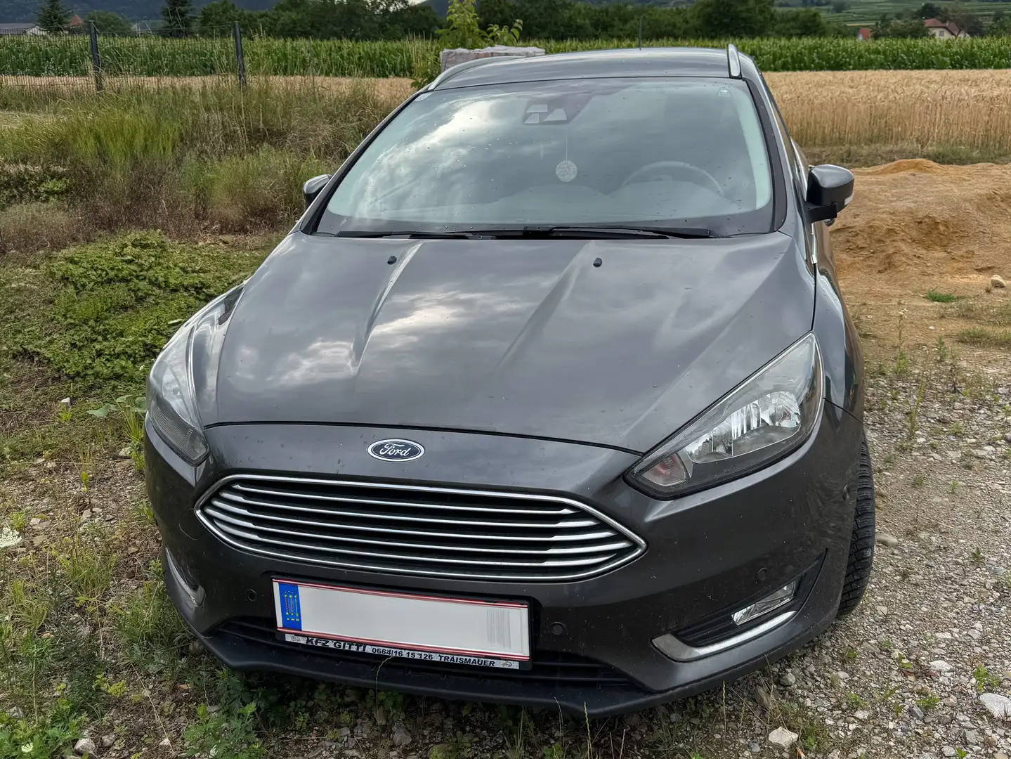 Ford Focus Focus Traveller 1,5 TDCi Titanium Grau - 1
