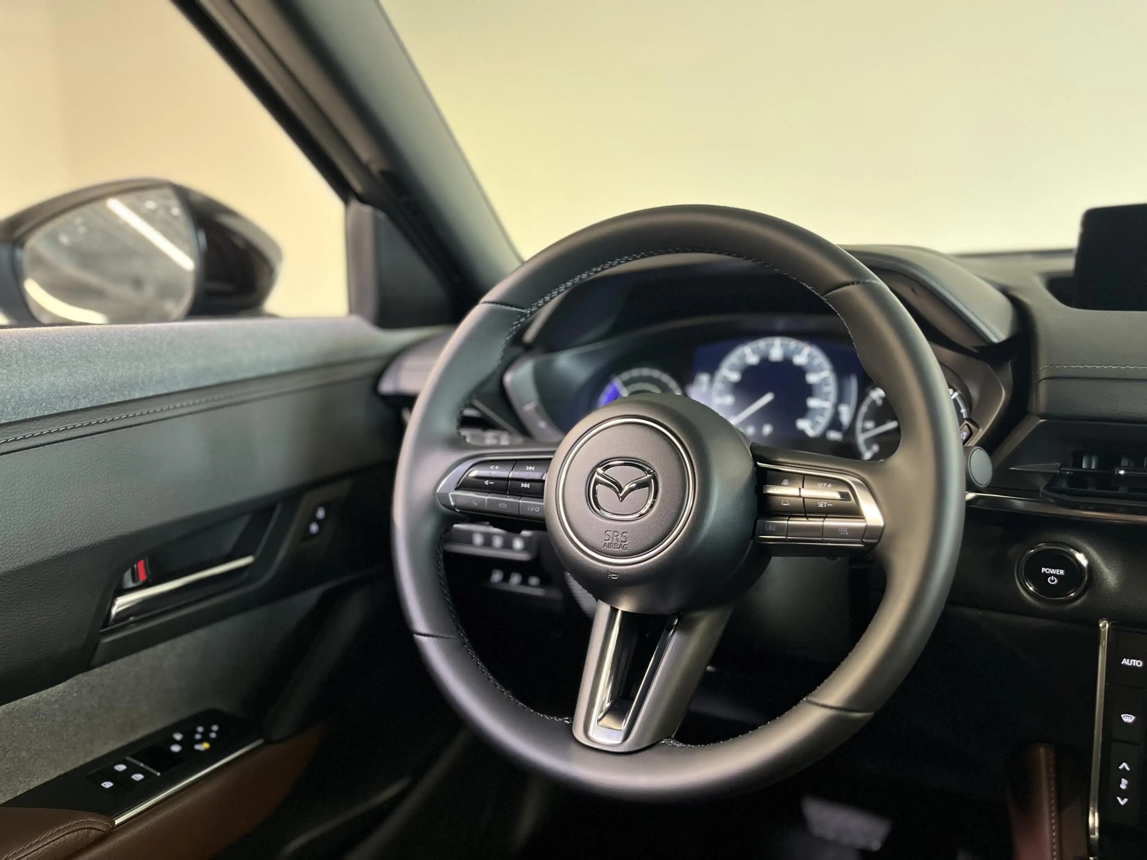 Mazda MX-30 e-SkyActiv R-EV 170 Advantage — photo 9