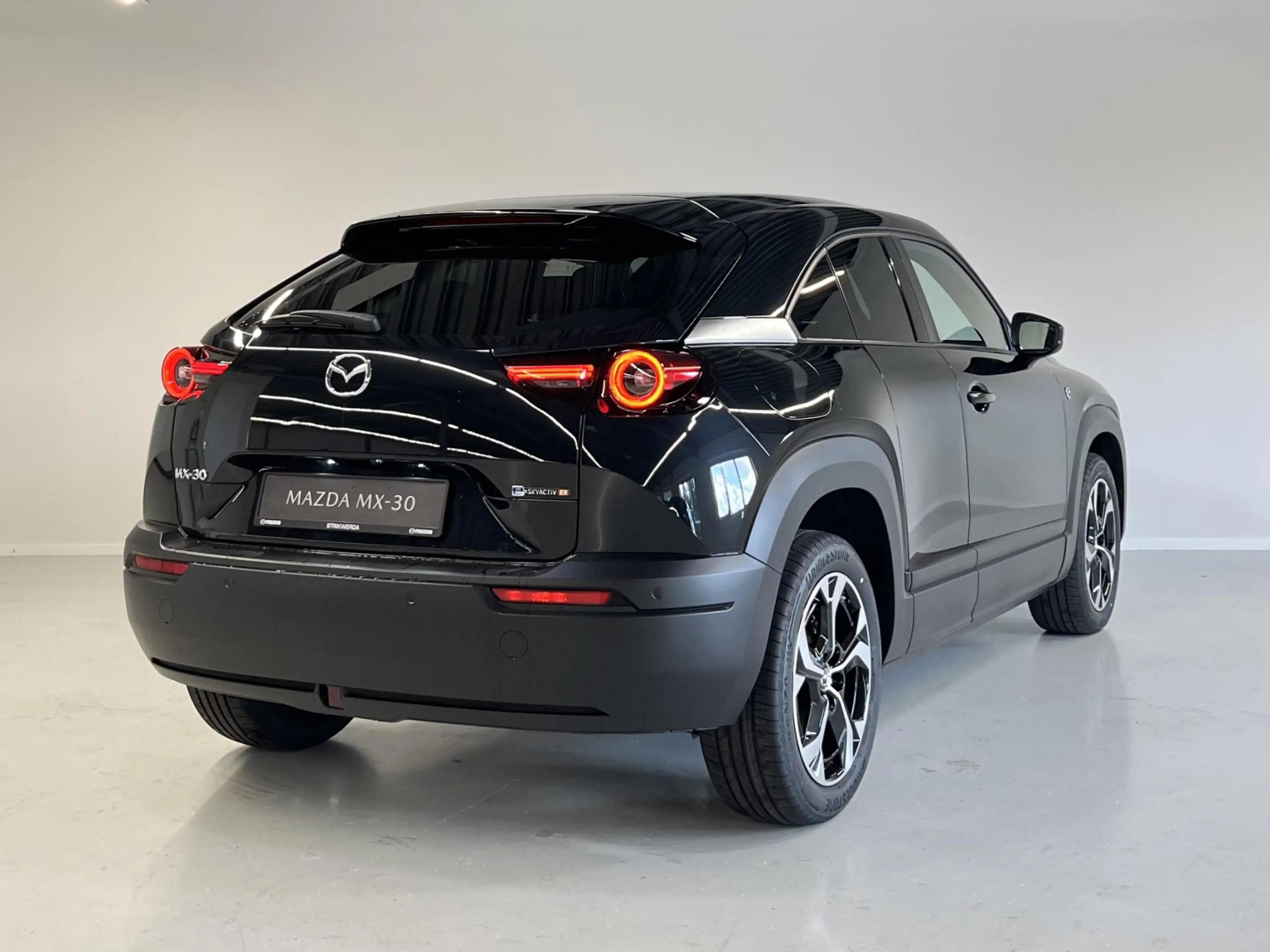 Mazda MX-30 e-SkyActiv R-EV 170 Advantage — photo 3
