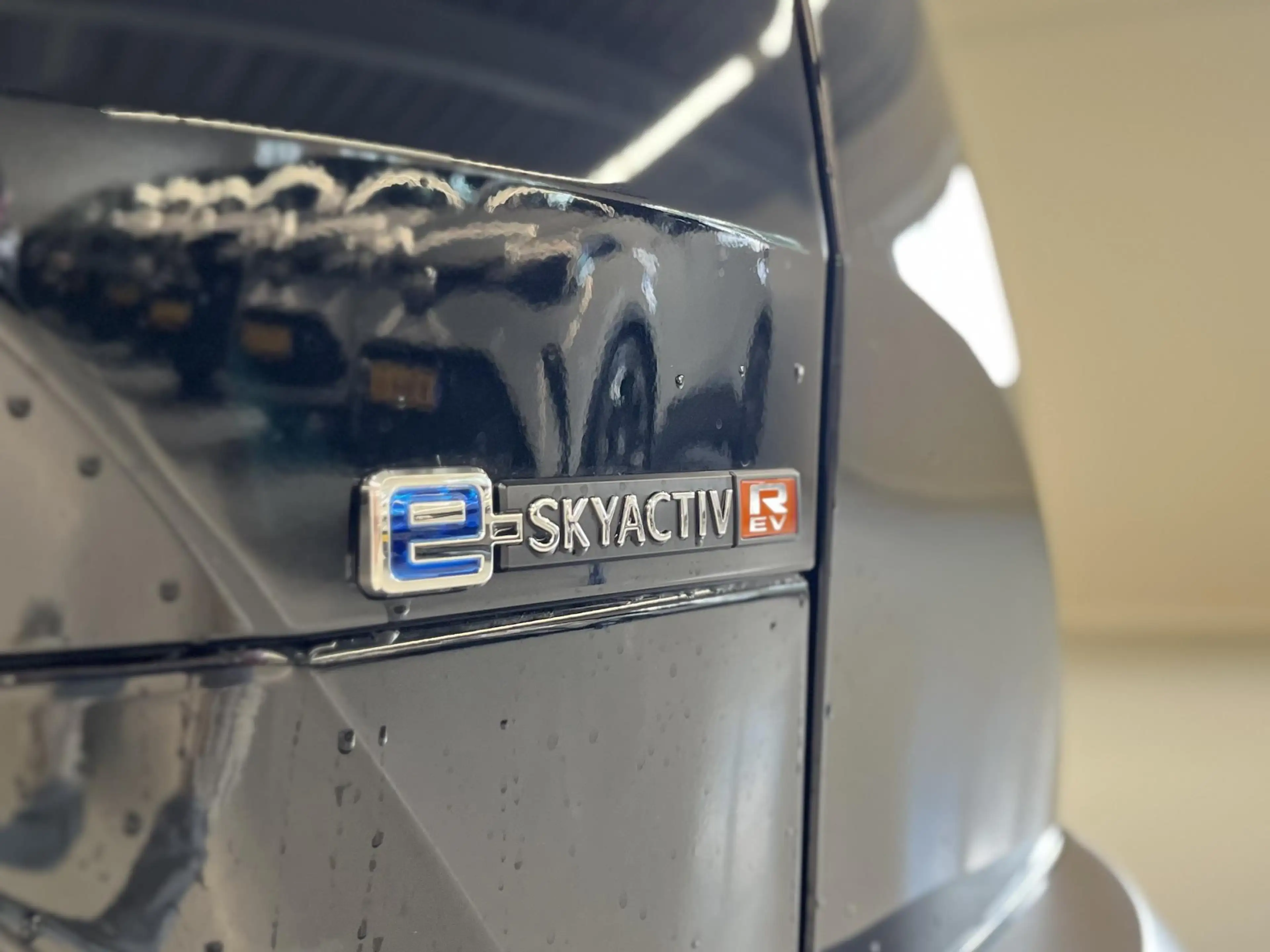 Mazda MX-30 e-SkyActiv R-EV 170 Advantage — photo 7
