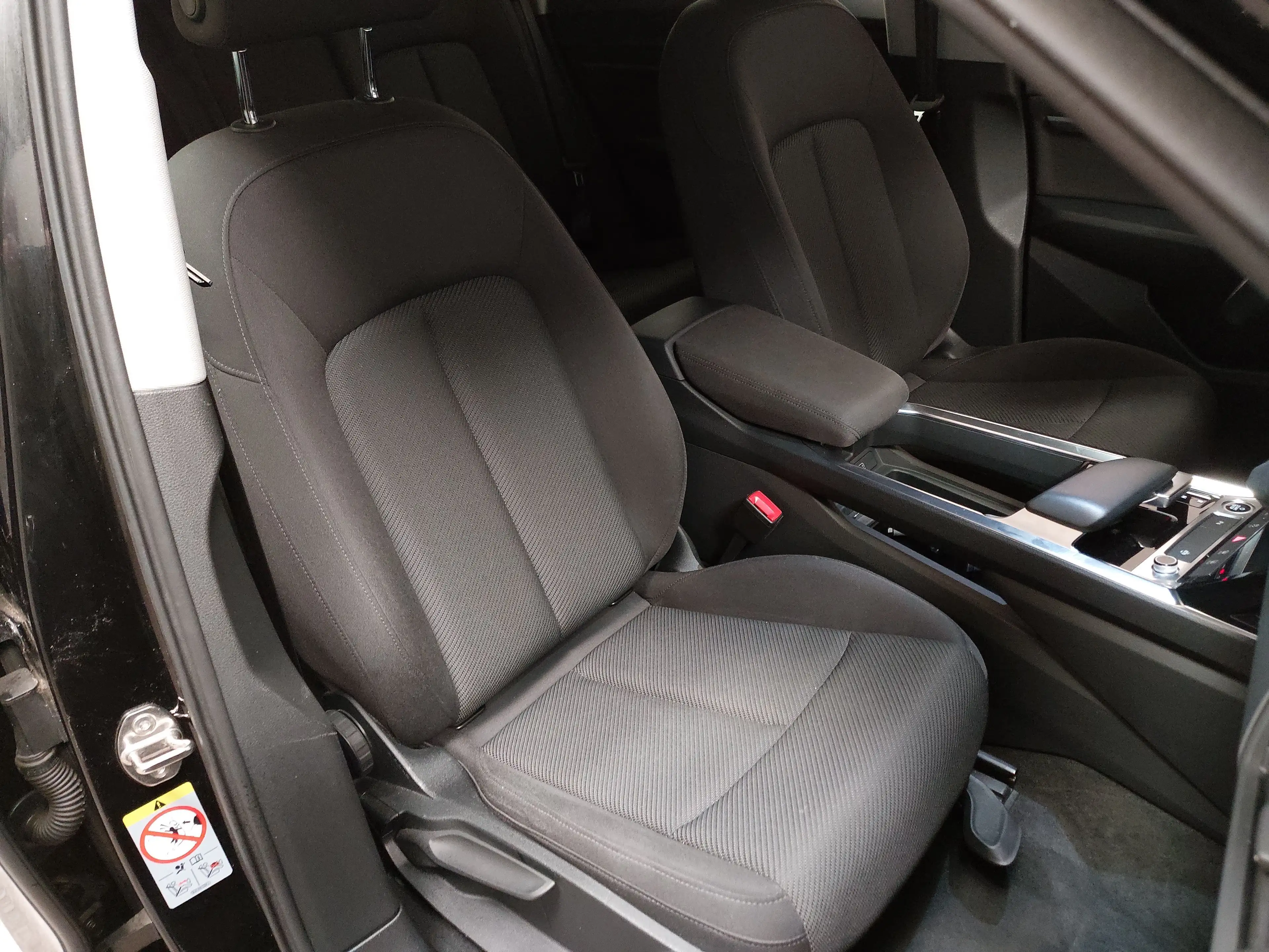 Audi e-tron 50 quattro Navi LED Virtual Sound — photo 12