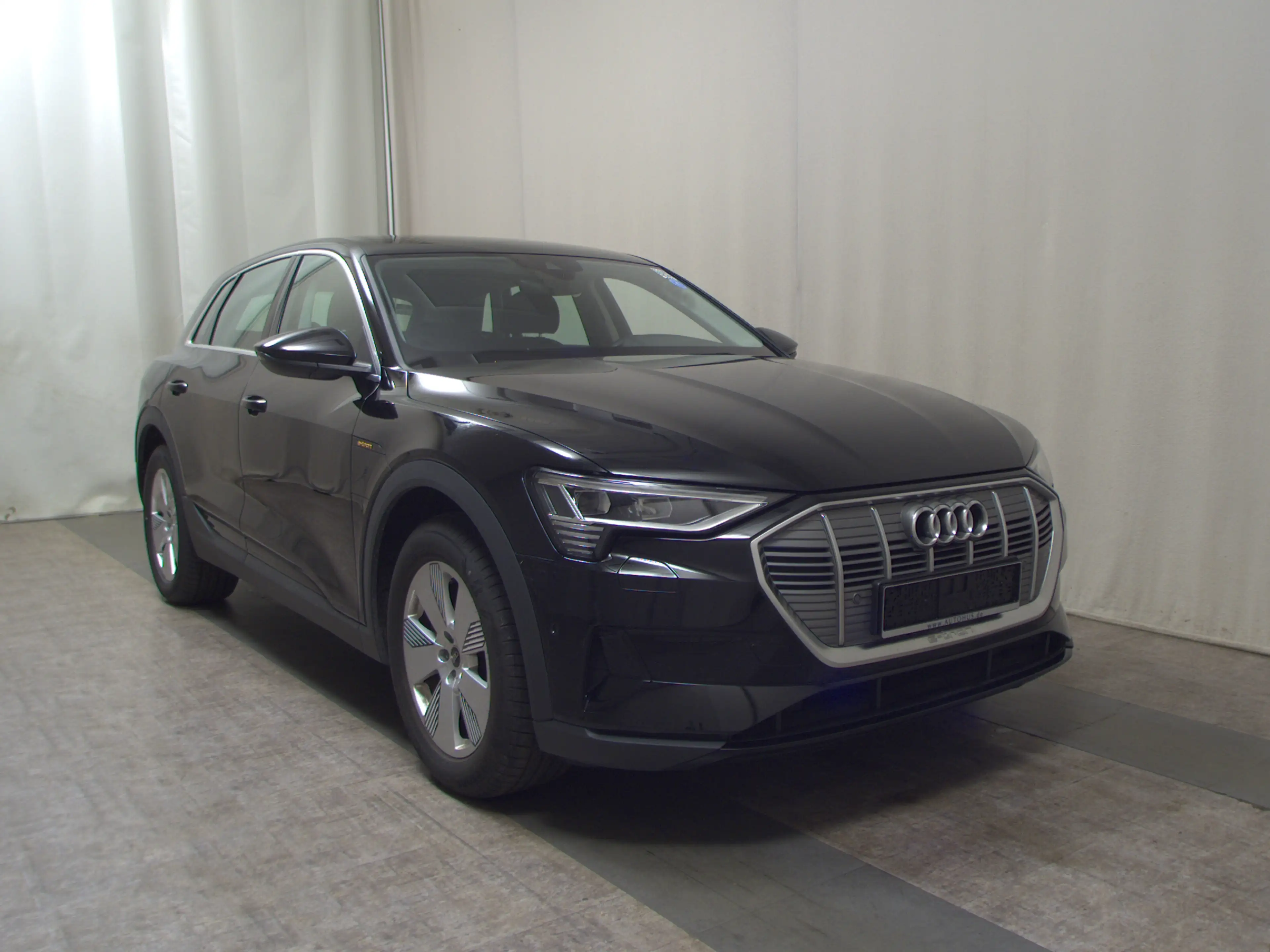 Audi e-tron 50 quattro Navi LED Virtual Sound — photo 3