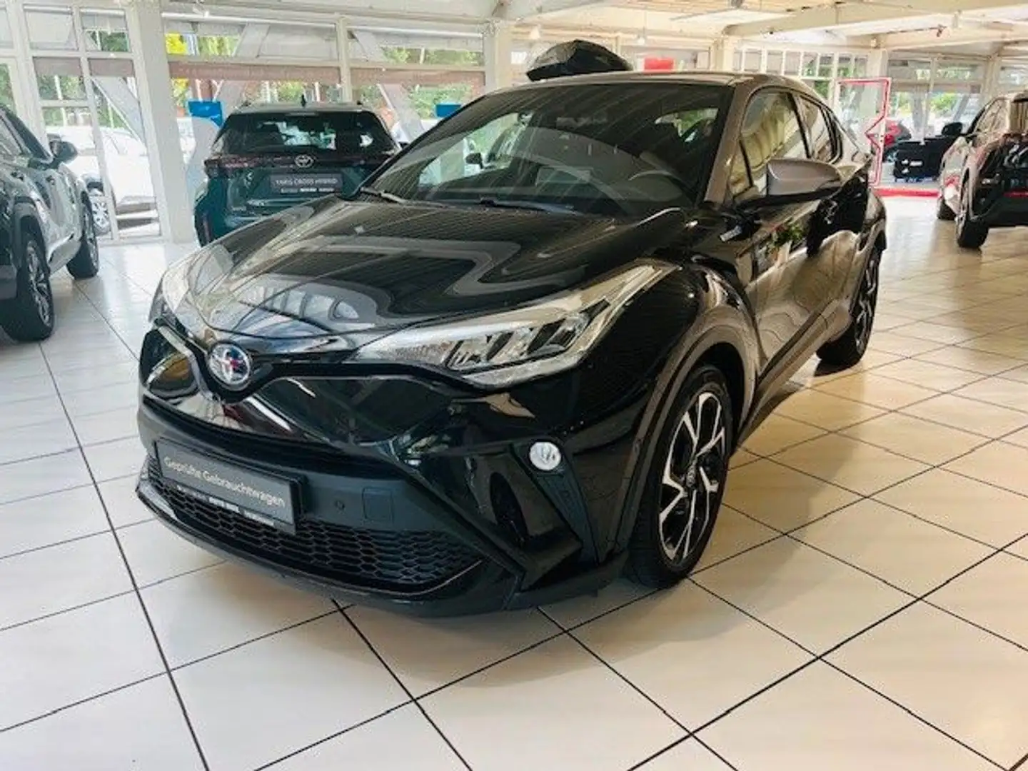 Toyota C-HR 2.0l Hybrid Team D Zwart - 1