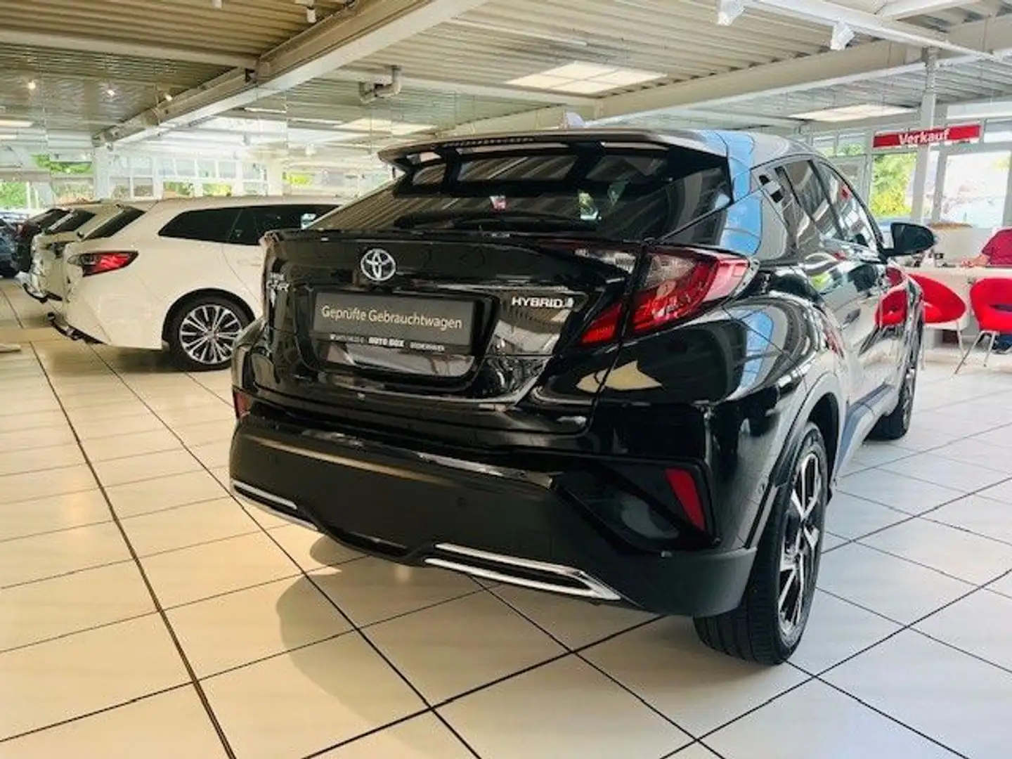 Toyota C-HR 2.0l Hybrid Team D Zwart - 2