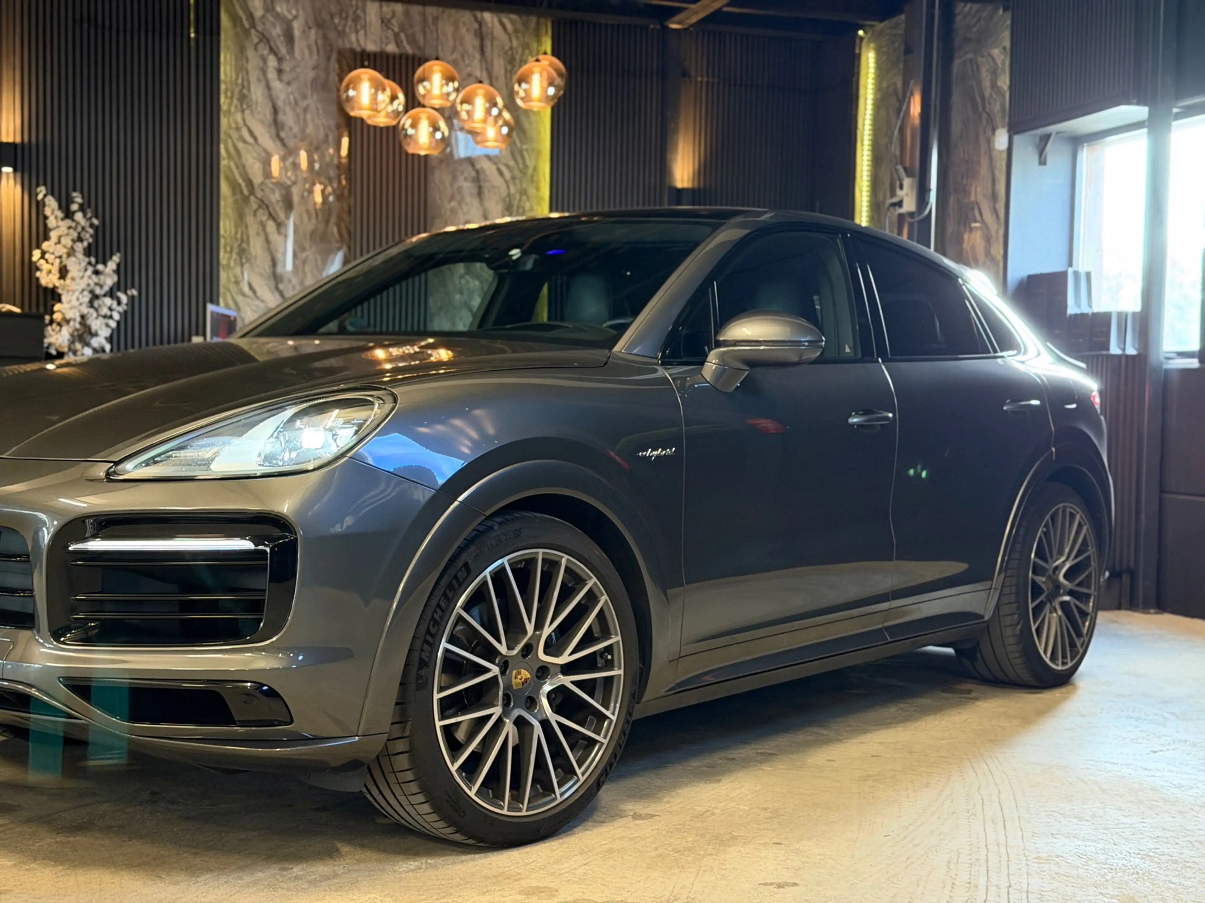 Porsche Cayenne Coupé 3.0 E-Hybrid PANO|LUCHTVERING|FULL OPTIONS! — photo 6