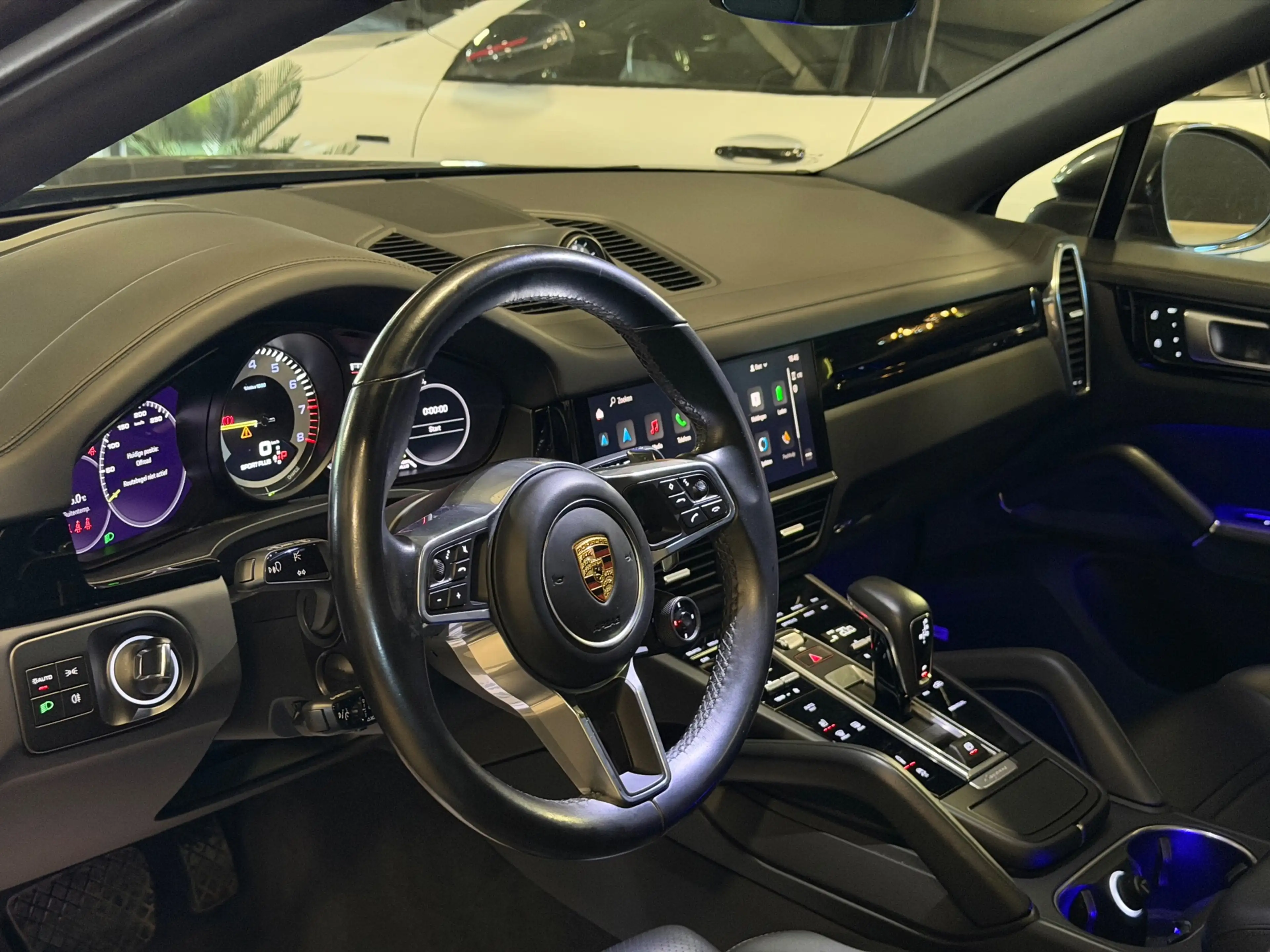 Porsche Cayenne Coupé 3.0 E-Hybrid PANO|LUCHTVERING|FULL OPTIONS! — photo 11