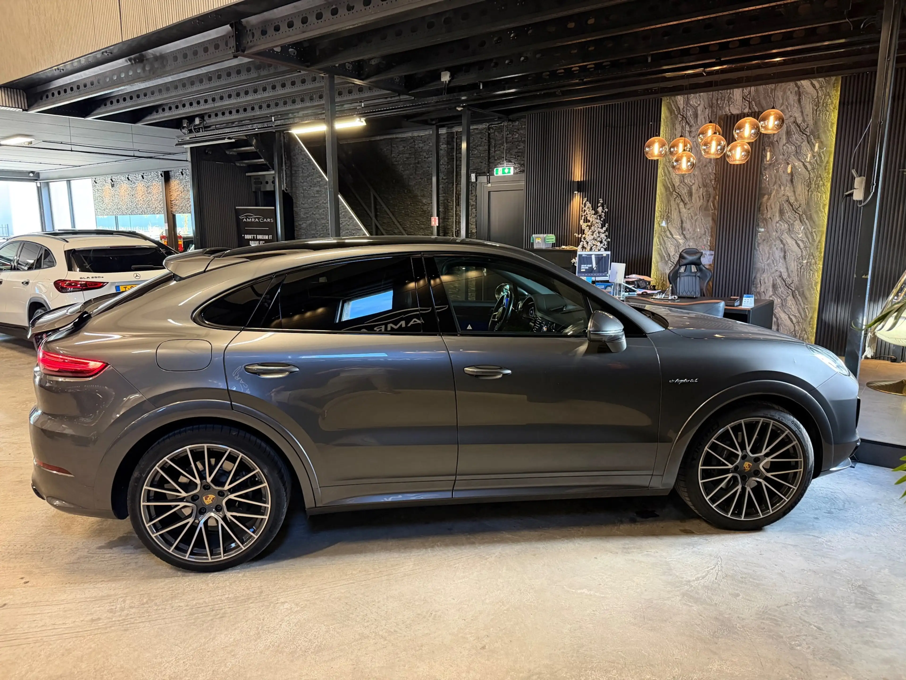 Porsche Cayenne Coupé 3.0 E-Hybrid PANO|LUCHTVERING|FULL OPTIONS! — photo 8