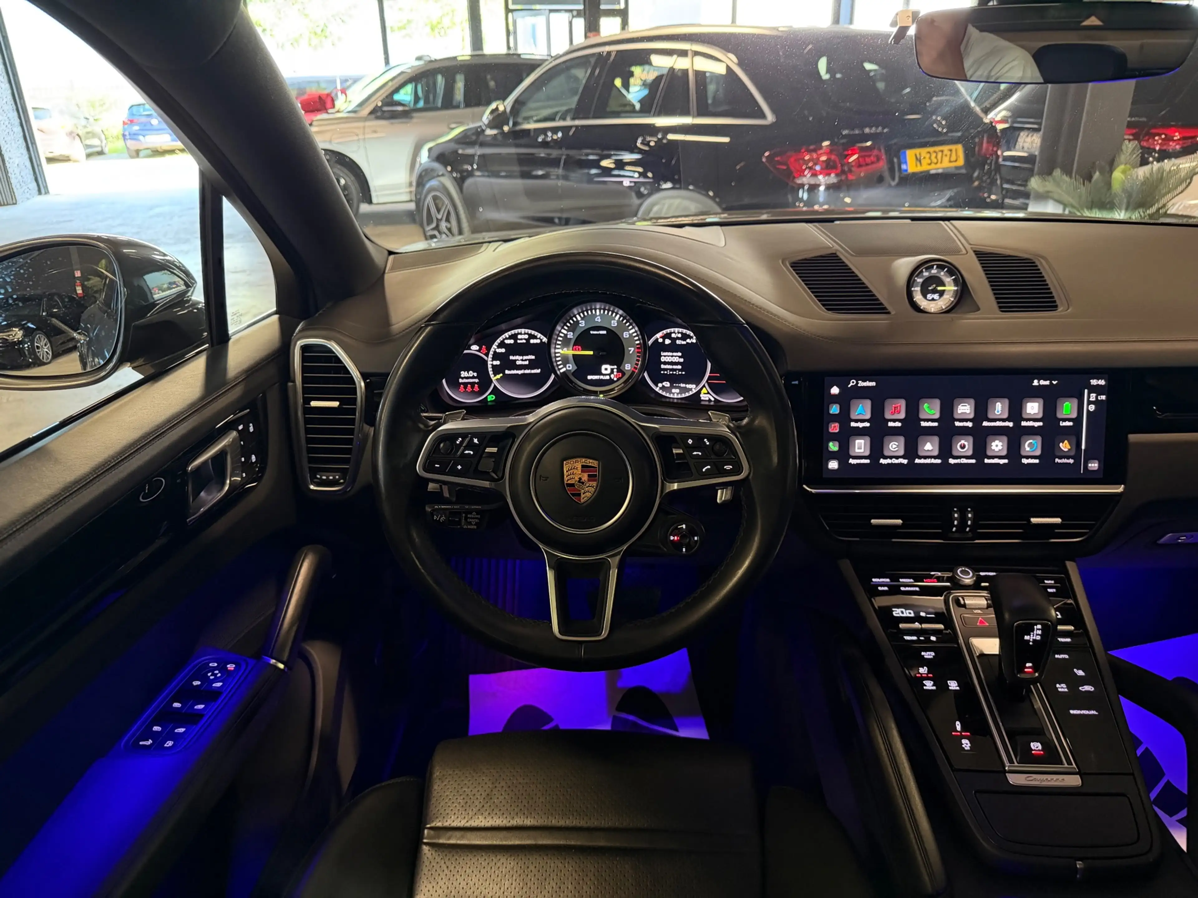 Porsche Cayenne Coupé 3.0 E-Hybrid PANO|LUCHTVERING|FULL OPTIONS! — photo 12