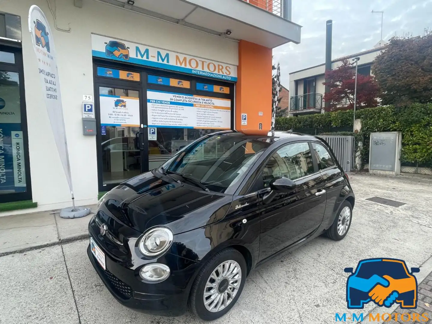Fiat 500 1.0 Hybrid Dolcevita neo patentati Schwarz - 1
