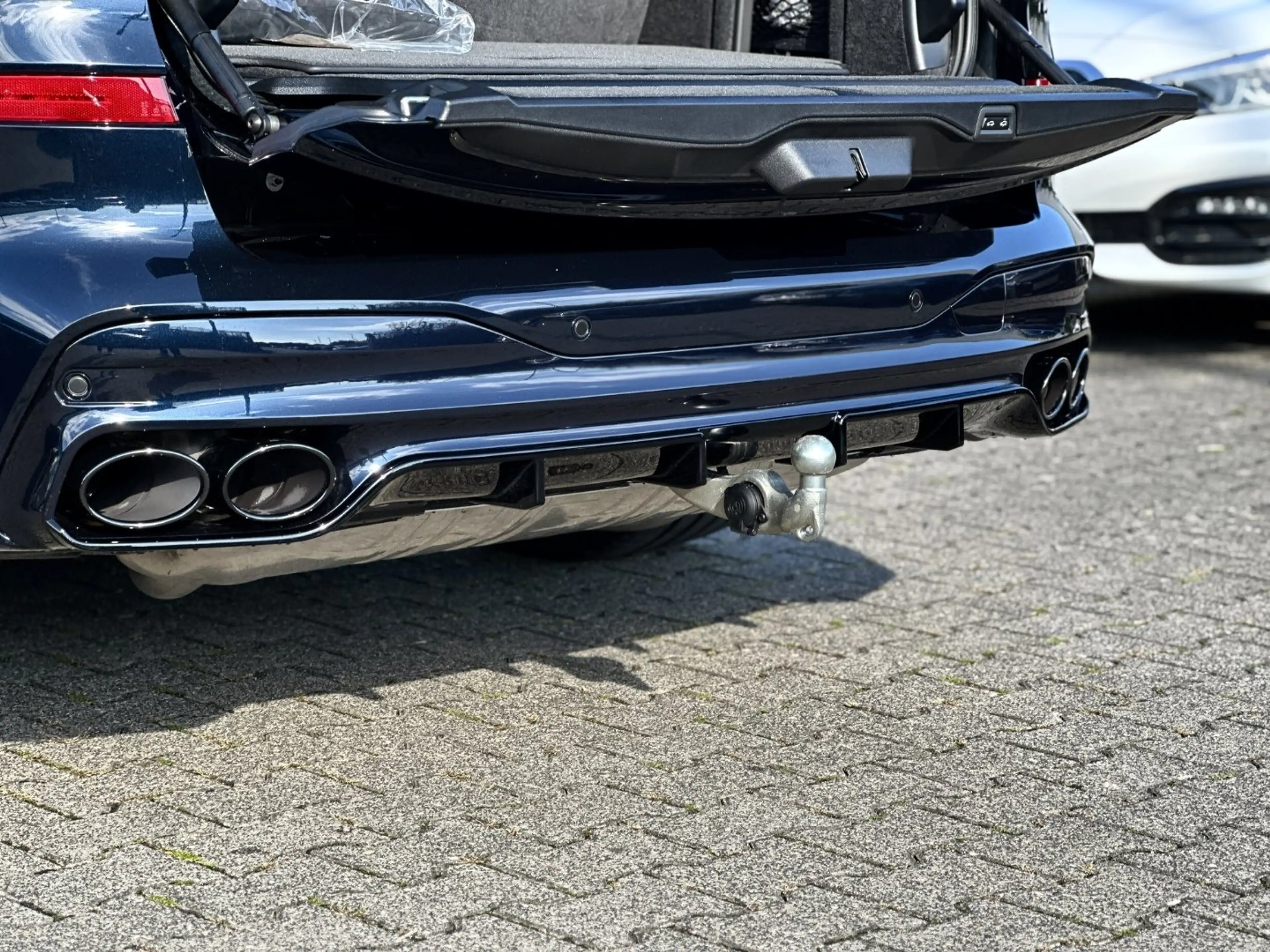 Alpina XB7 Gestiksteuerung Bowers Wilkins Panorama — photo 8