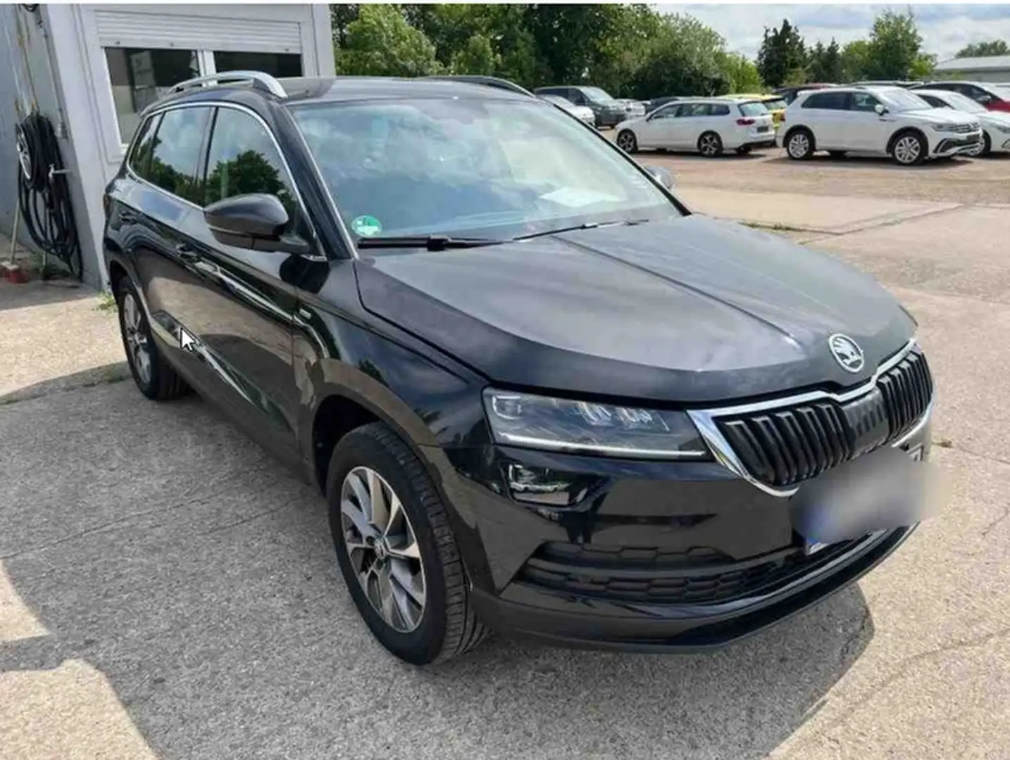 Skoda Karoq 2.0 TDI DSG 4x4 Clever AHK, LED Schwarz - 2