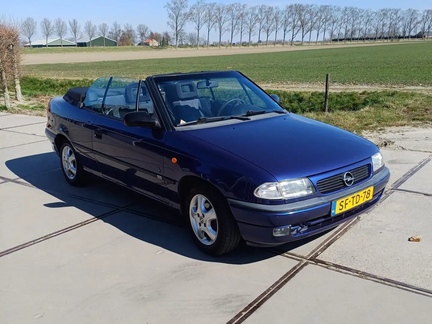 Opel Astra Astra 1.6i Comfort Bleu - 1