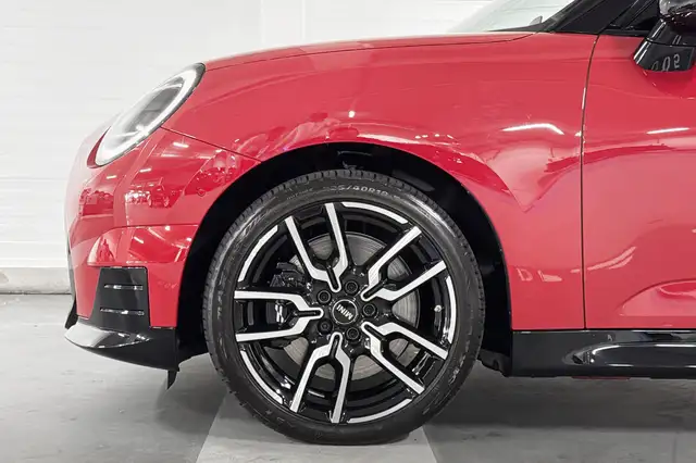 Mini Hatch view 4