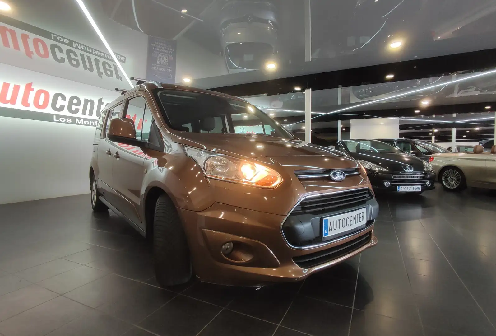 Ford Tourneo Connect Grand 1.6TDCi Titanium 115 Коричневий - 2