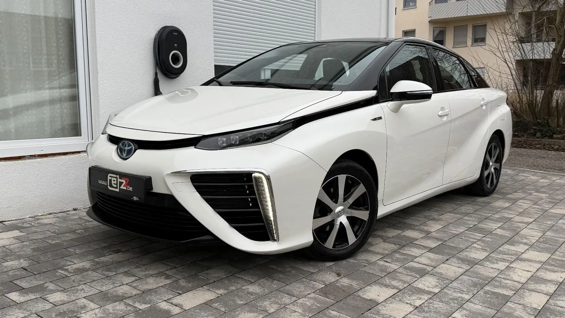 Toyota Mirai #Wasserstoff Weiß - 2
