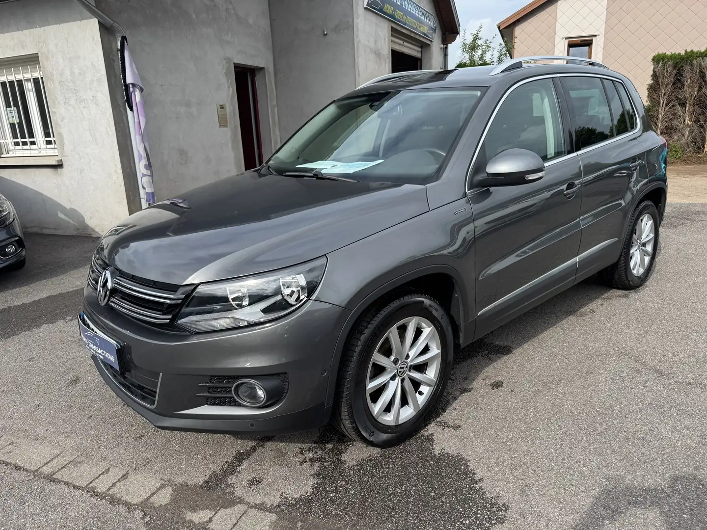 Volkswagen Tiguan 2.0 TDI 140CH BLUEMOTION TECHNOLOGY FAP LOUNGE Gris - 1