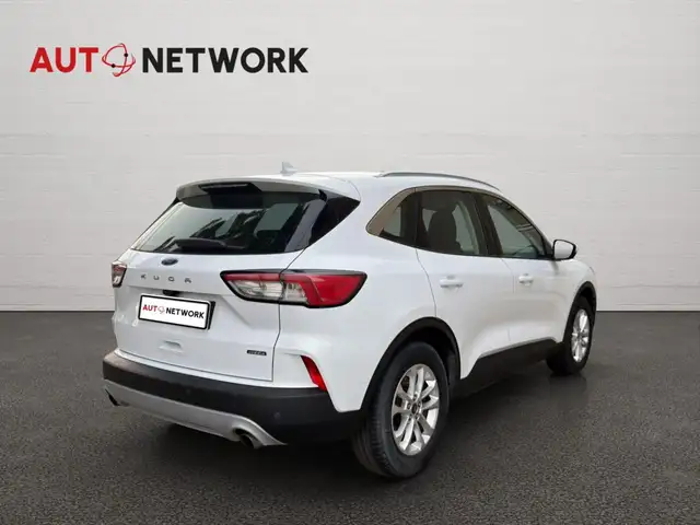 Ford Kuga view 3