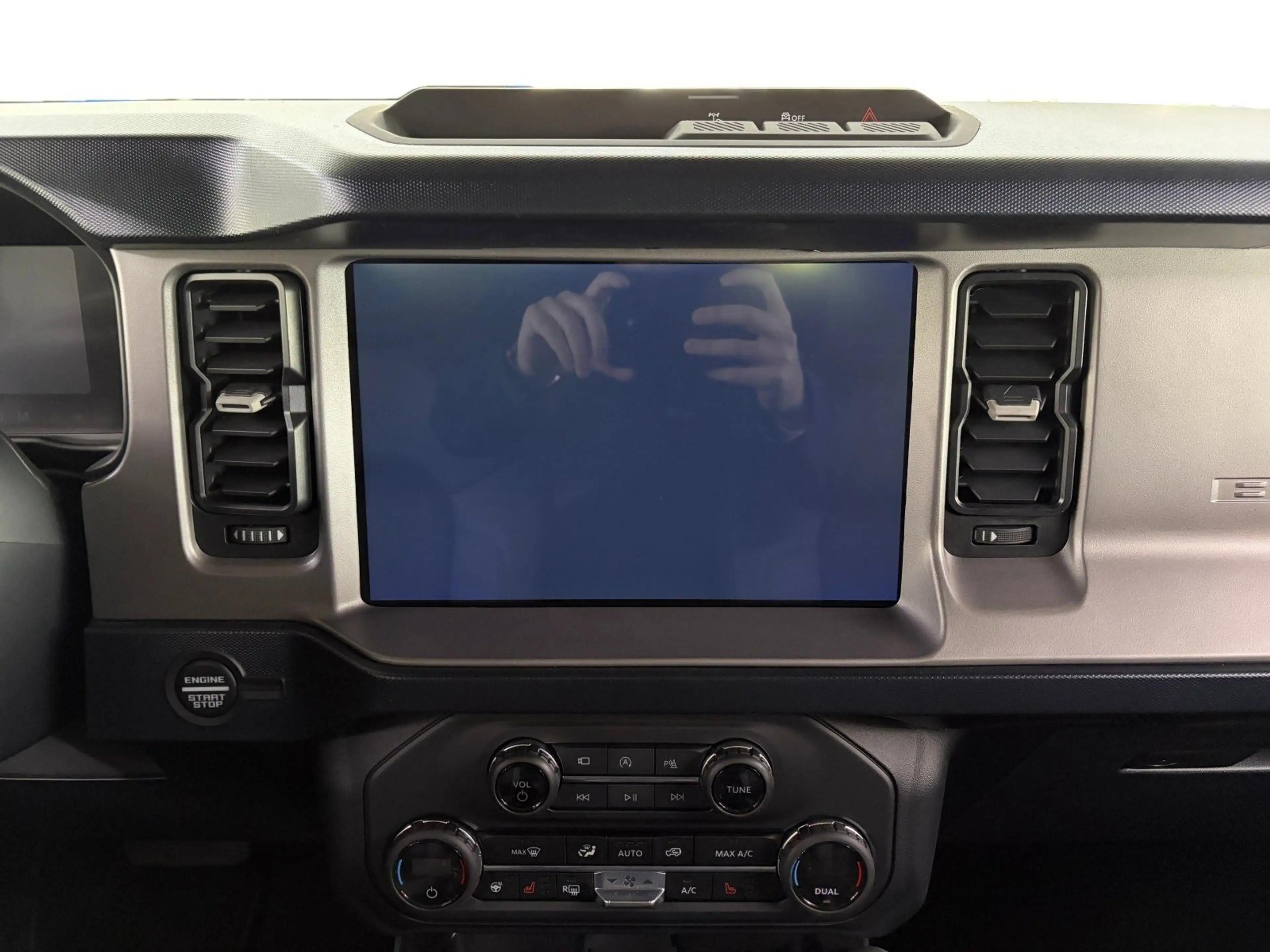Ford Bronco Outer Banks 2.7 l EcoBoost — photo 15