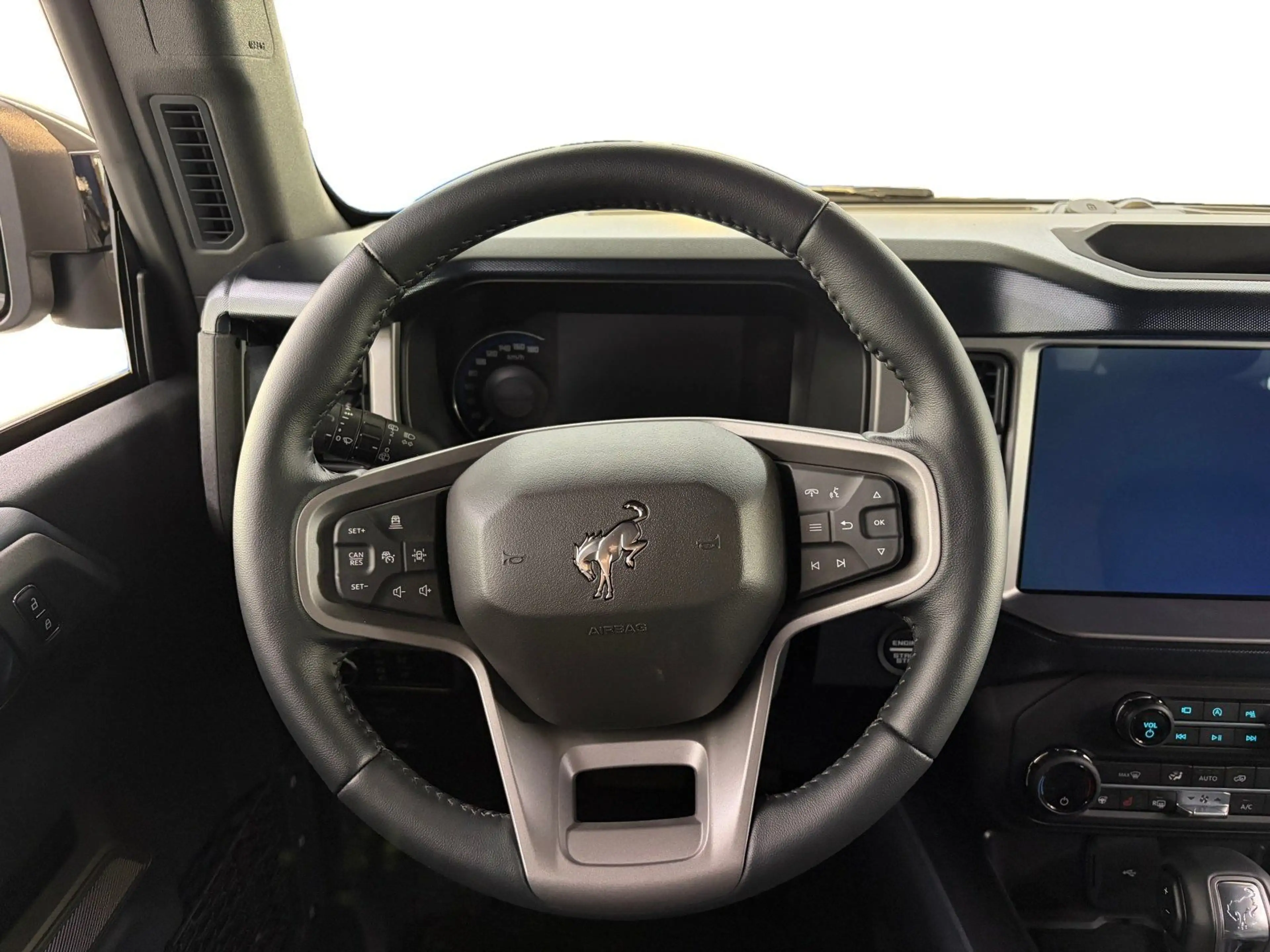 Ford Bronco Outer Banks 2.7 l EcoBoost — photo 14