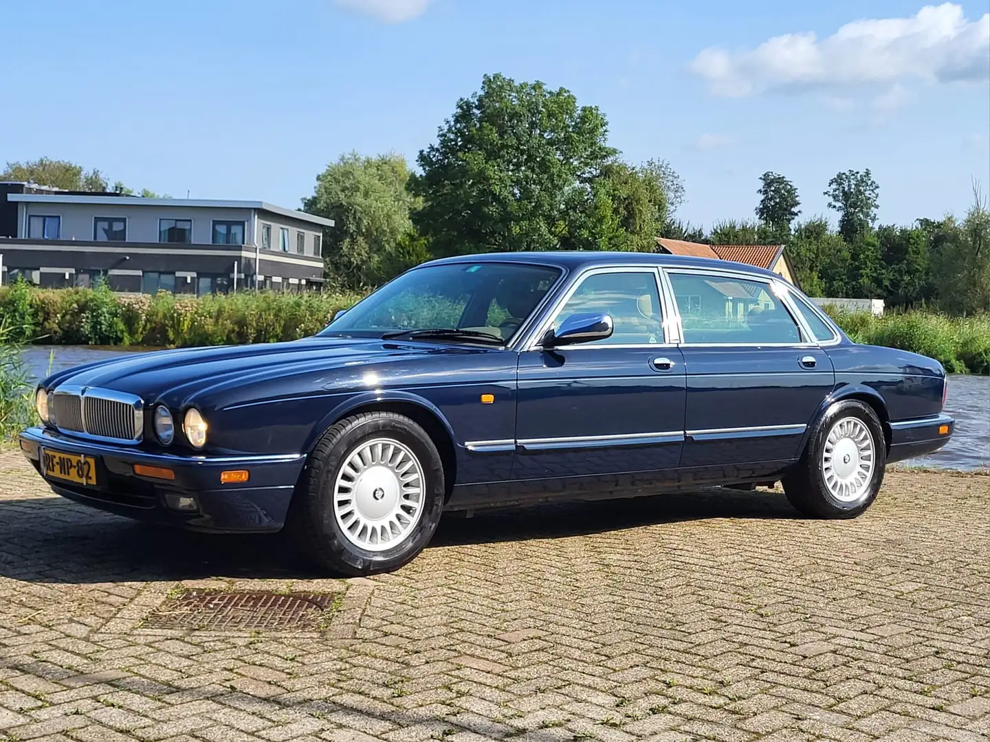 Jaguar Sovereign Sovereign 4.0 LWB Blauw - 1
