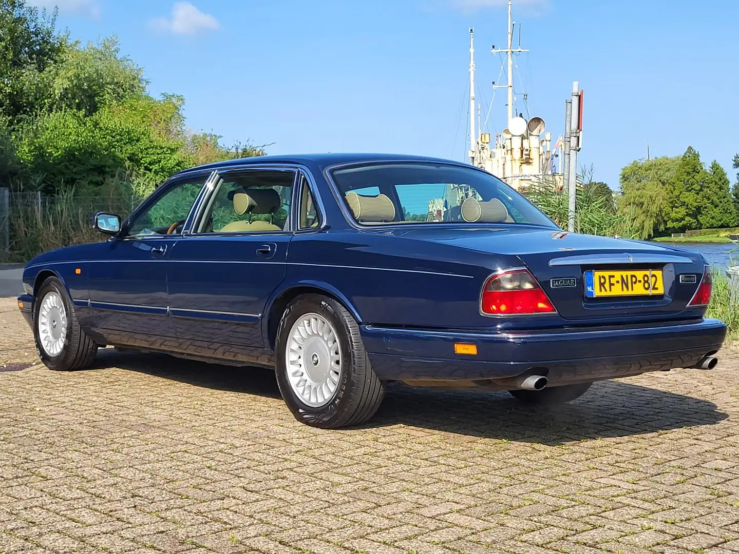 Jaguar Sovereign Sovereign 4.0 LWB Blauw - 2