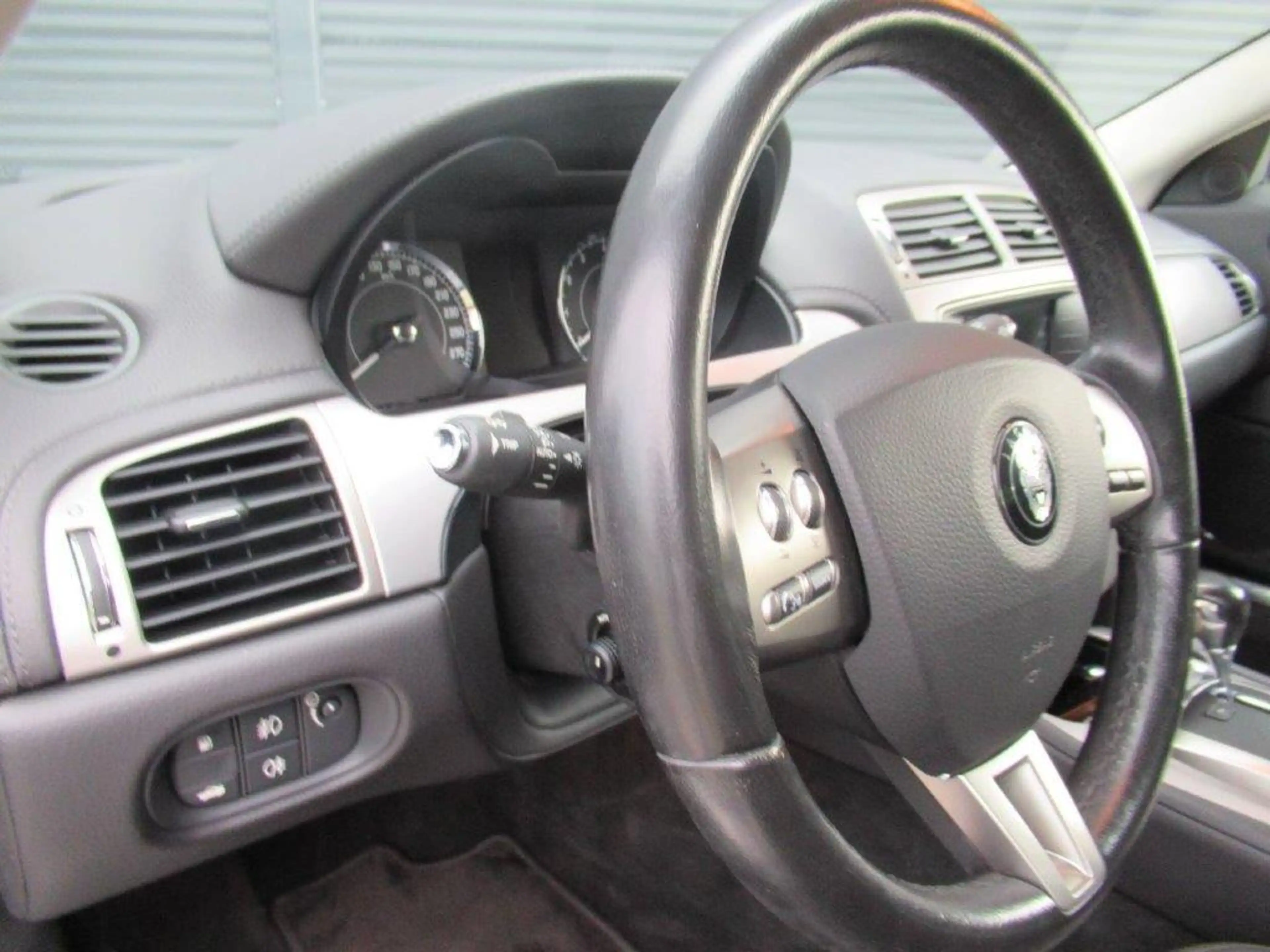 Jaguar XK8 4,2 V8 Coupe Aut., Sammlerstück, wenige Km! — photo 13