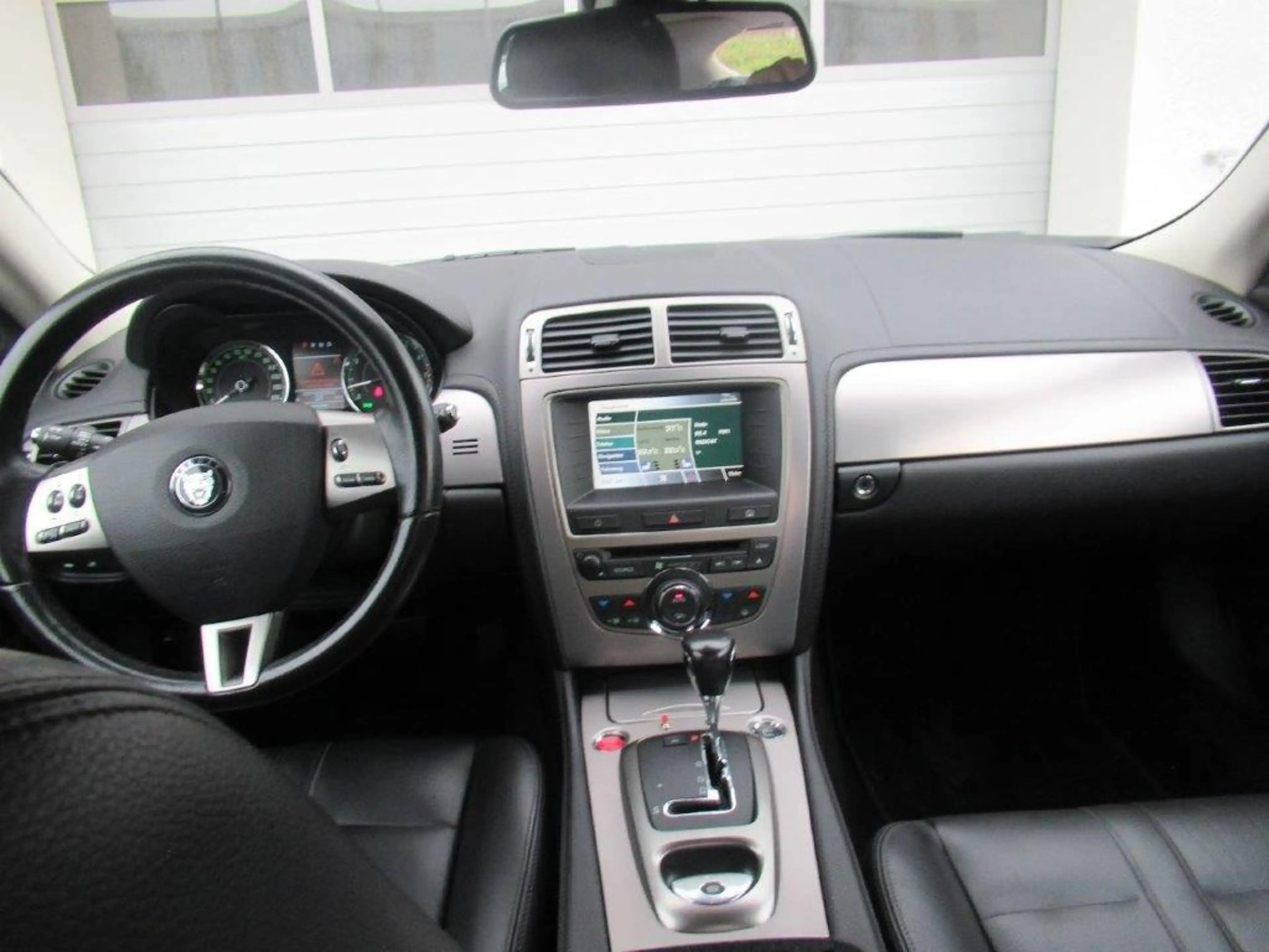 Jaguar XK8 4,2 V8 Coupe Aut., Sammlerstück, wenige Km! — photo 11