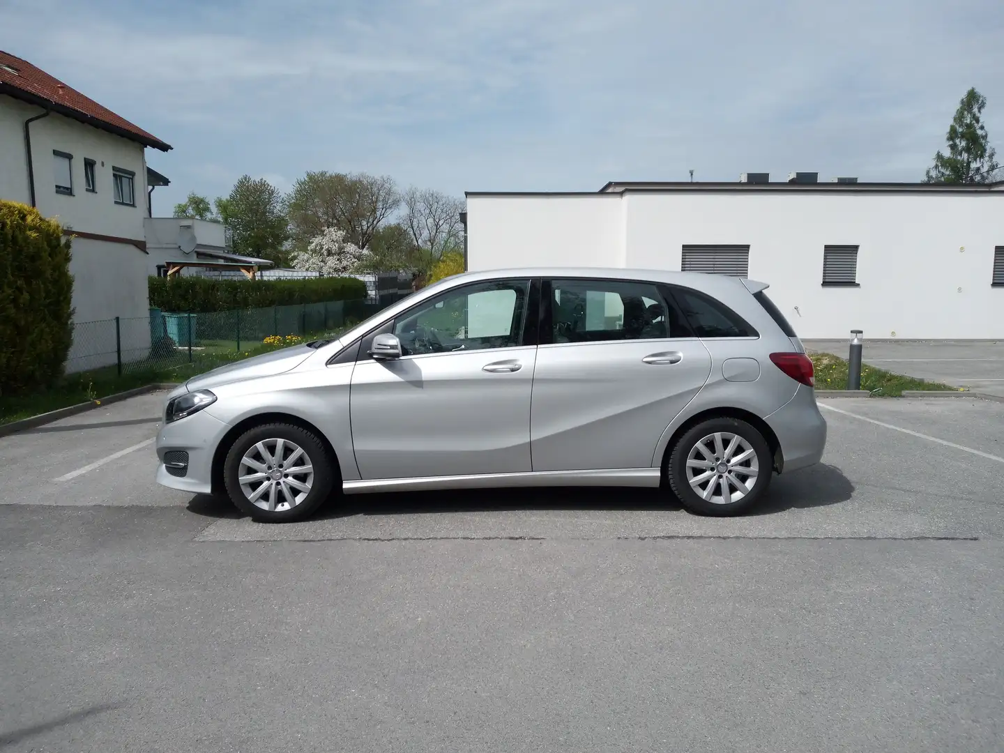Mercedes-Benz B 200 Aut. Kein Winterbetrieb Silber - 2